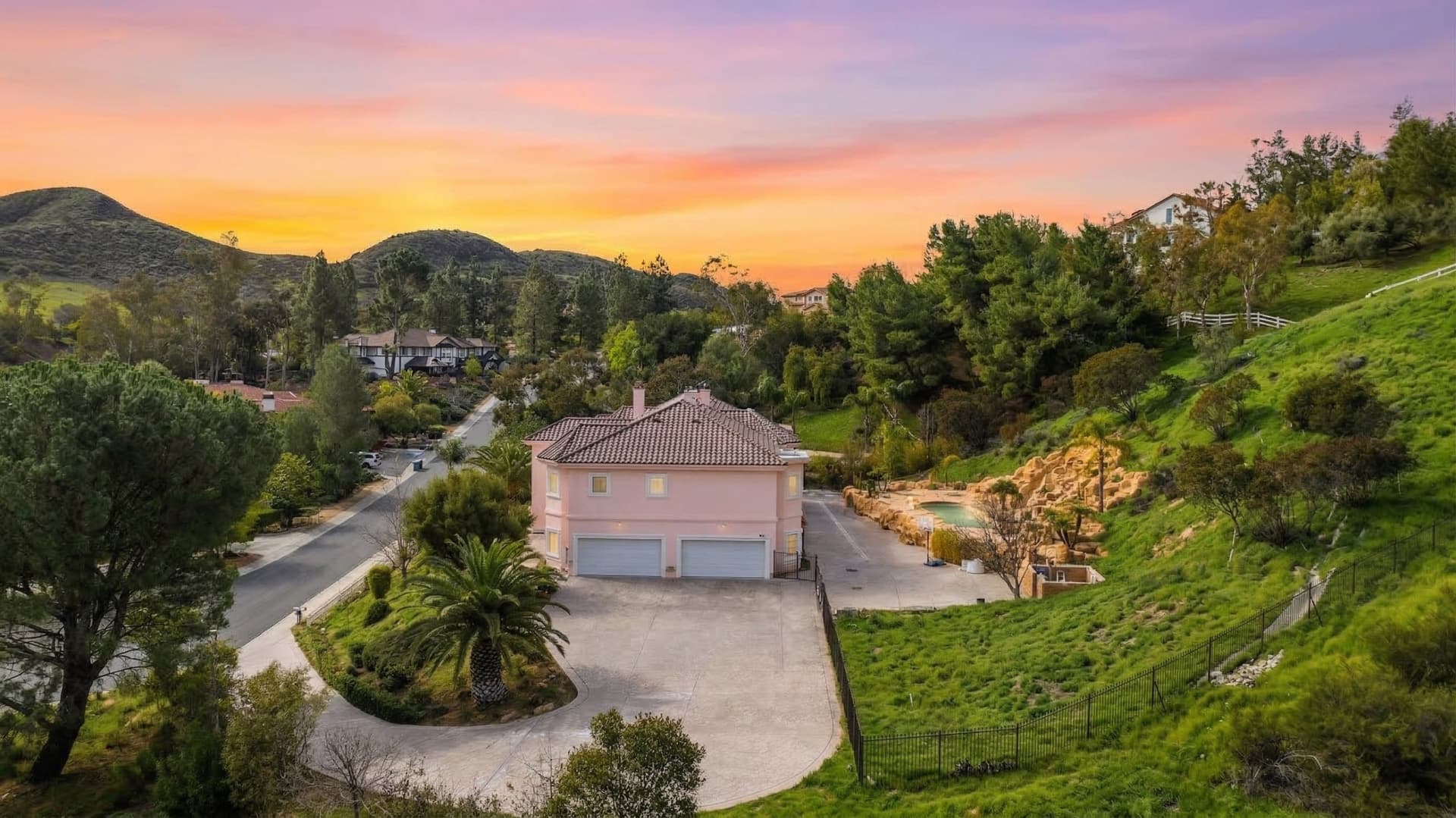 15 Maverick Ln- HsHProd-4.edited.jpg