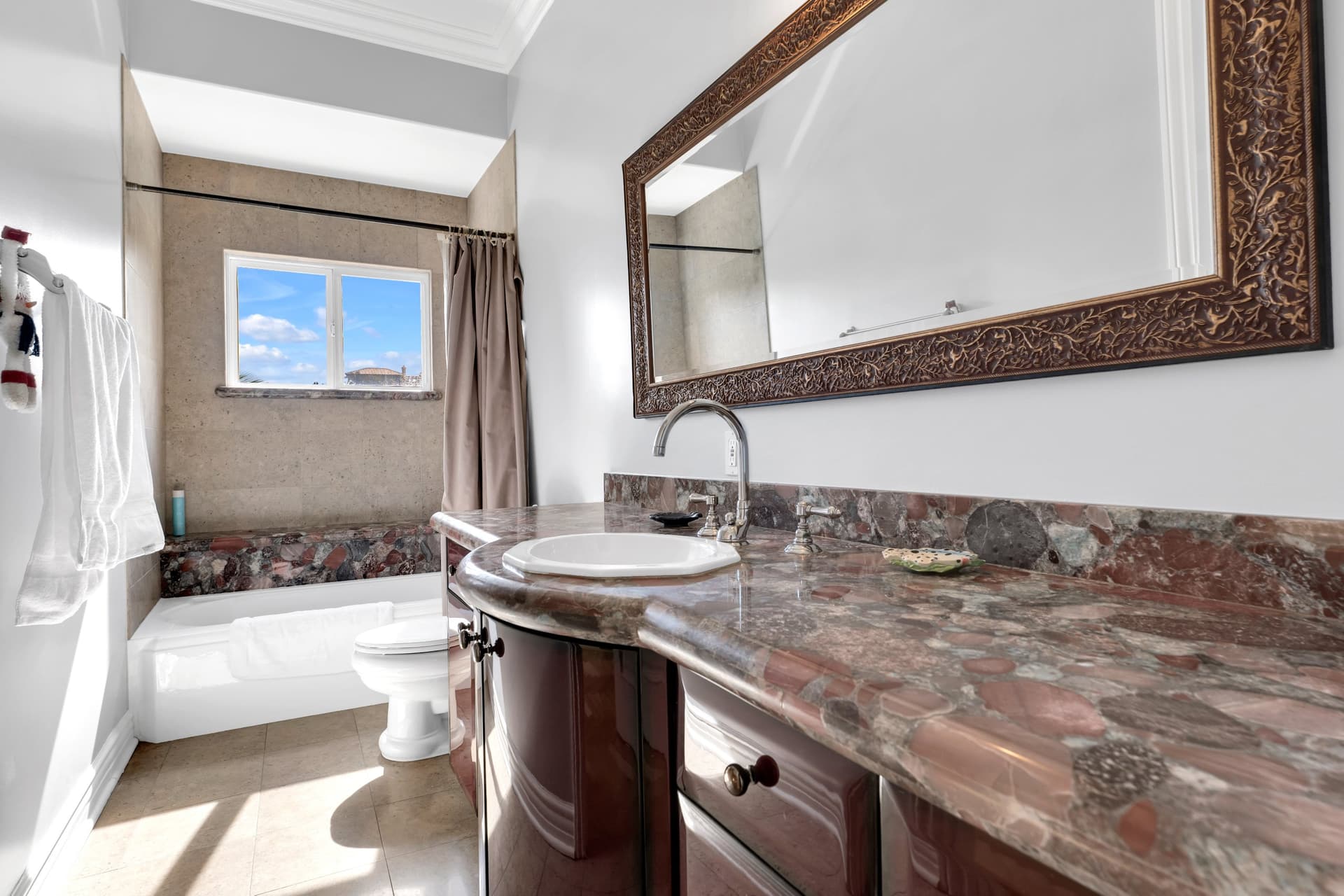 15 Maverick Ln -  HSHPord -50.jpg