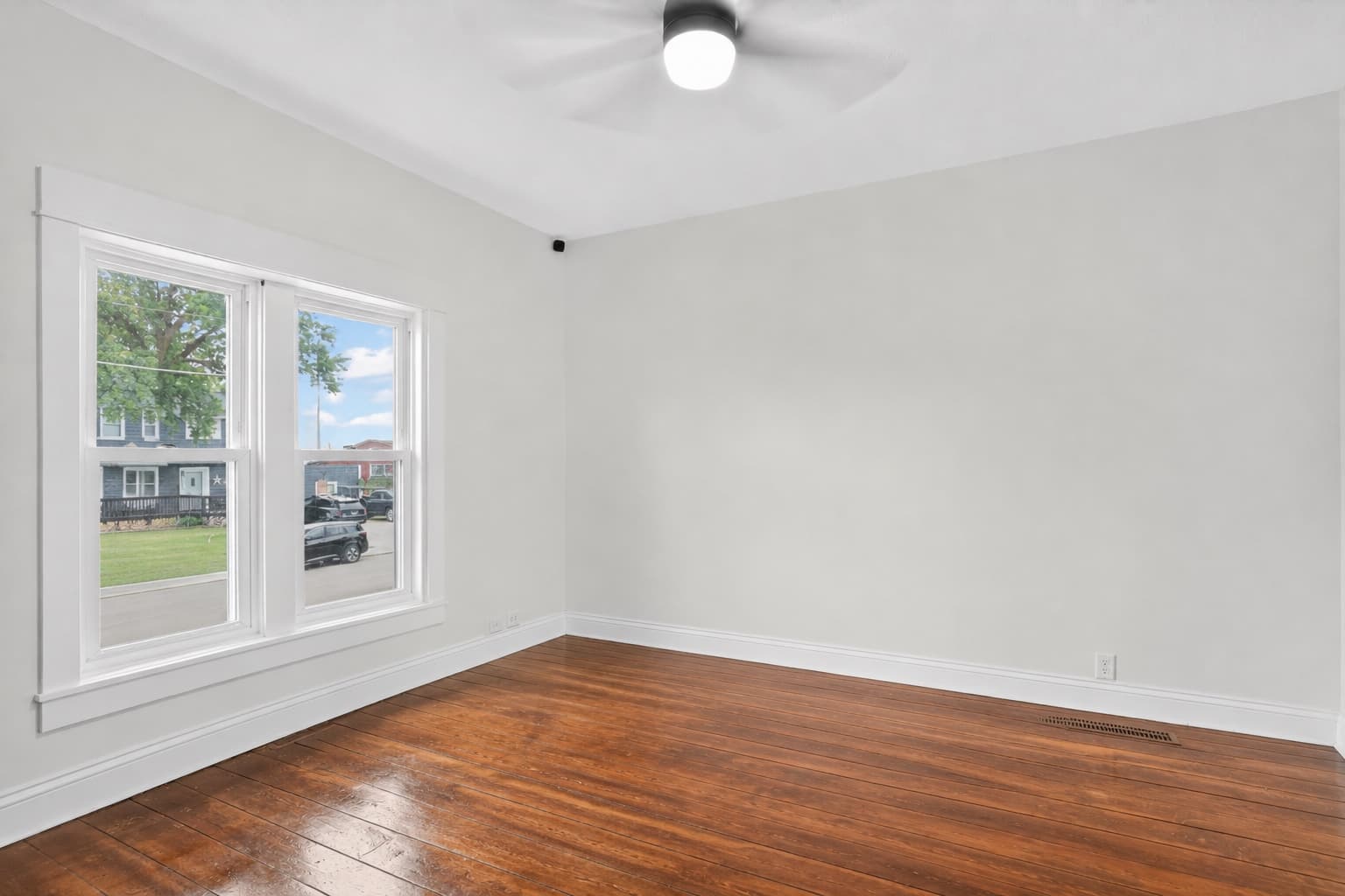 Primary Bedroom.jpg