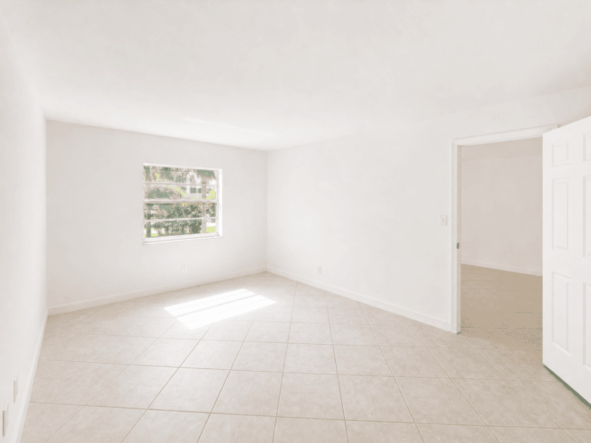 08-bedroom-doorway-bright-clean.png