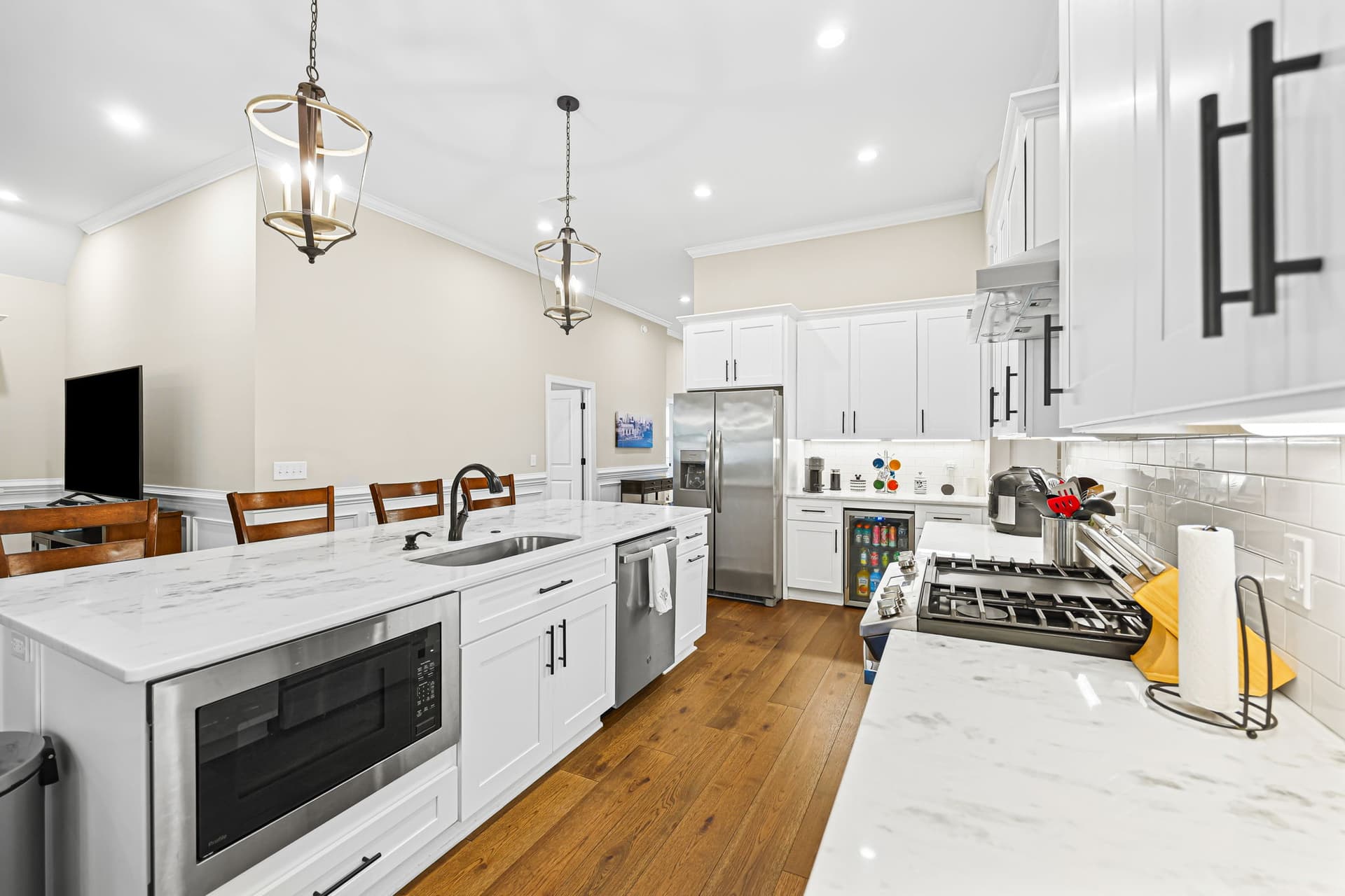 10-web-or-mls-1014 Cedar Crest Ln (6 of 46).jpg