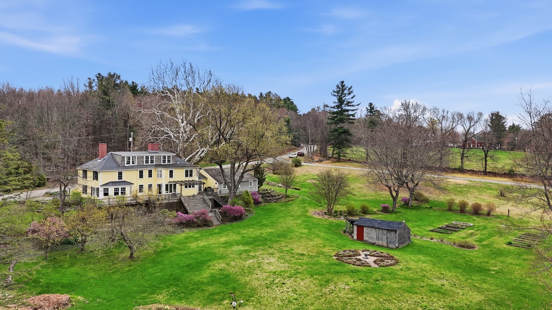 a back yard 77 Pinn.jpg