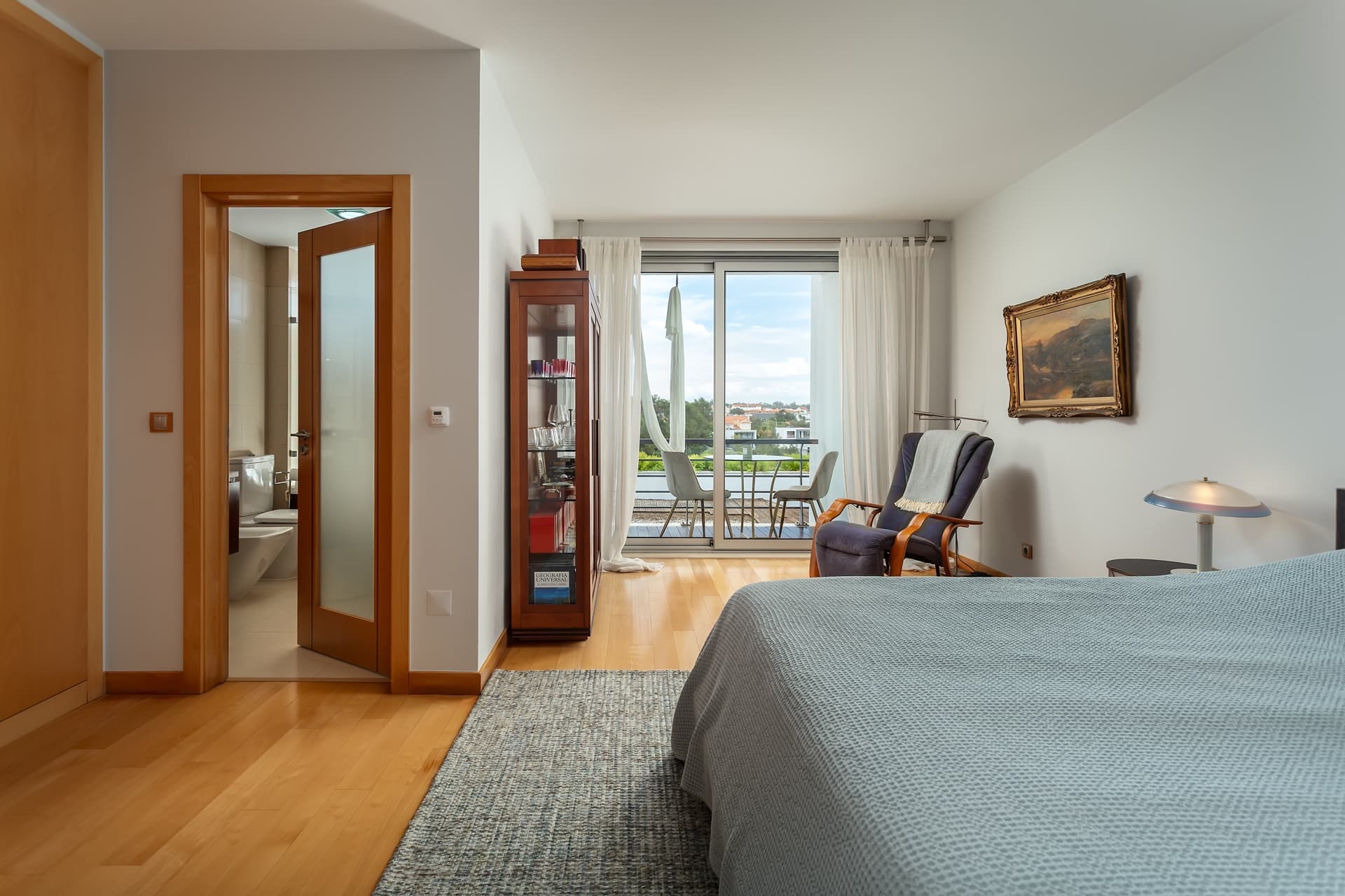 Apartamento-cascais-t2-luxo-piscina-infinita-39.jpg