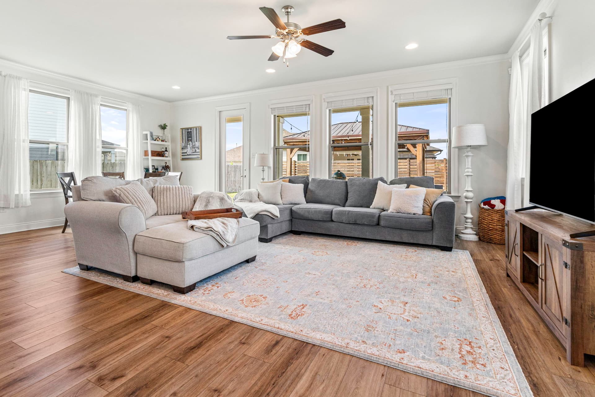 17-web-or-mls-Presstwood Ln (29).jpg