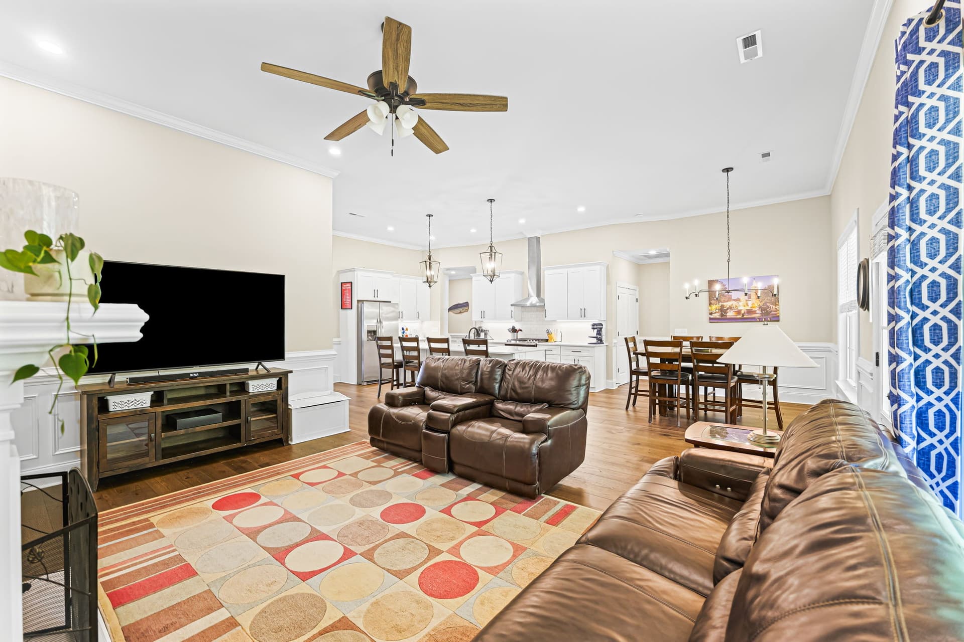 15-web-or-mls-1014 Cedar Crest Ln (11 of 46).jpg