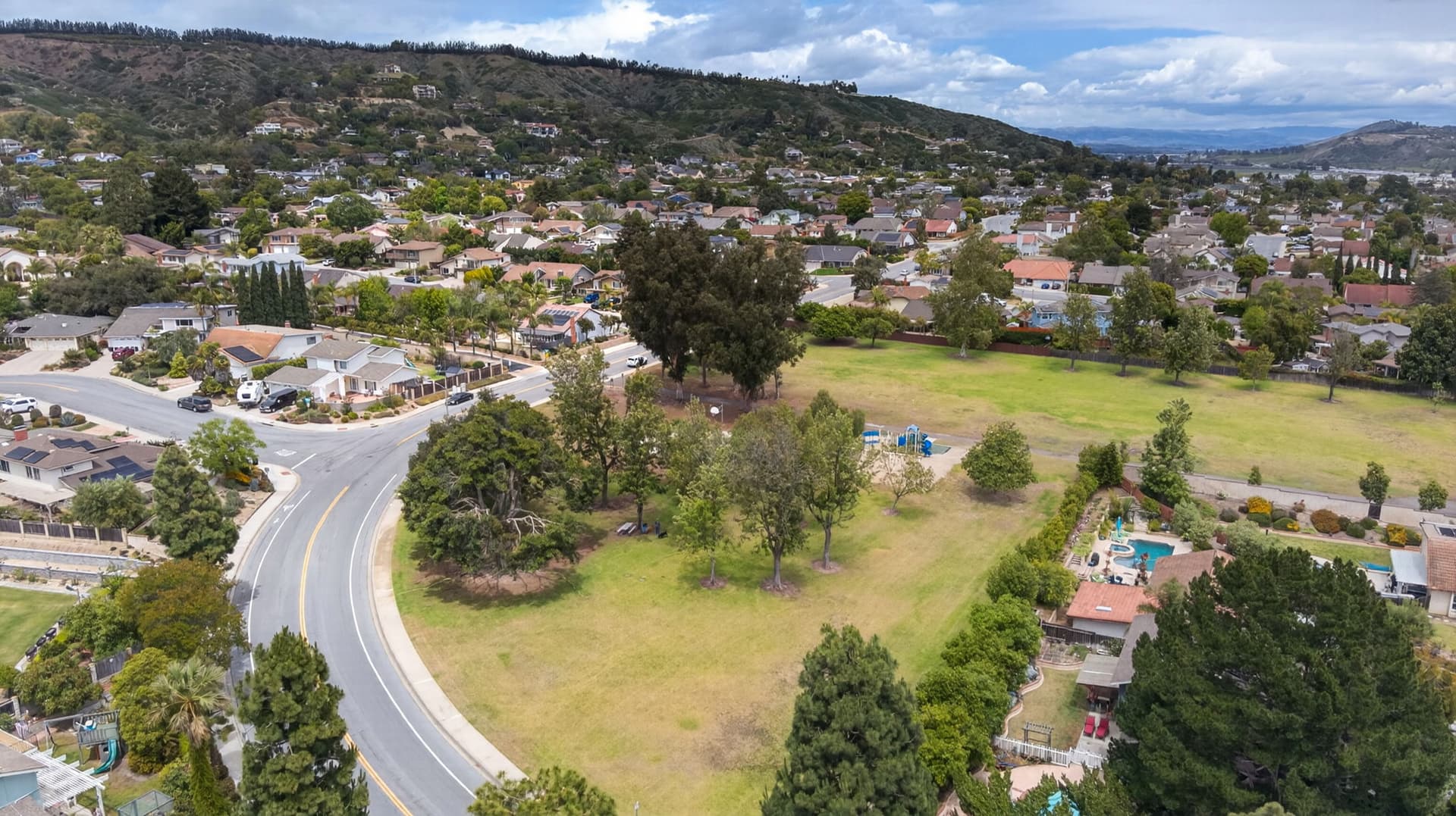 62-web-or-mls-Upmarket_Media-2247West-aer031.jpg
