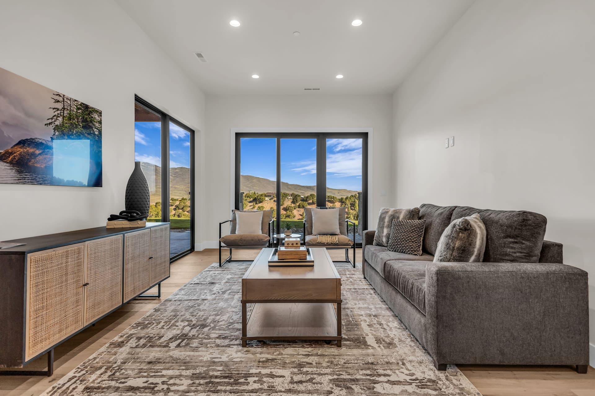 2-web-or-mls-1092-trailridge-dr.jpg