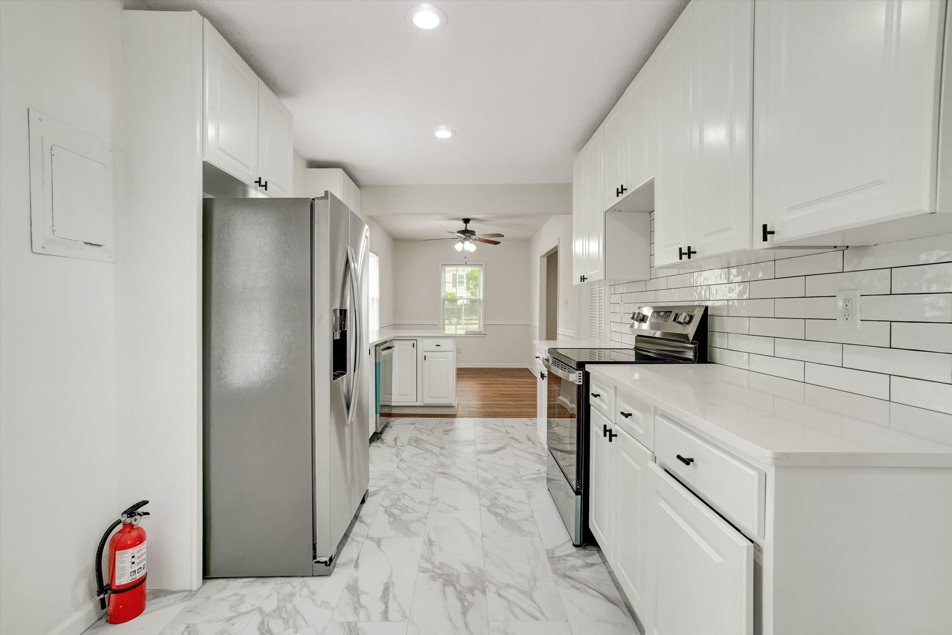 14-788 Richard Street NE-14.jpg
