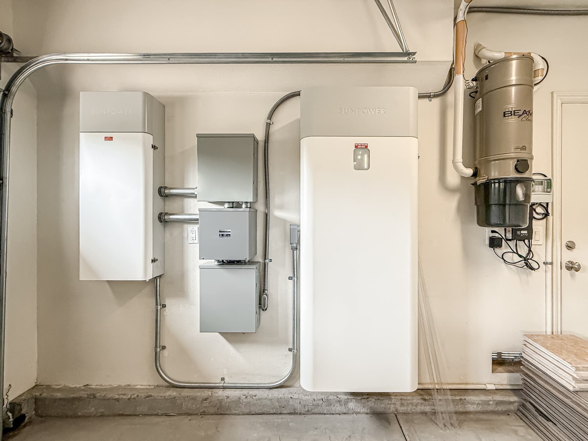 kGarage and House Battery3.jpg