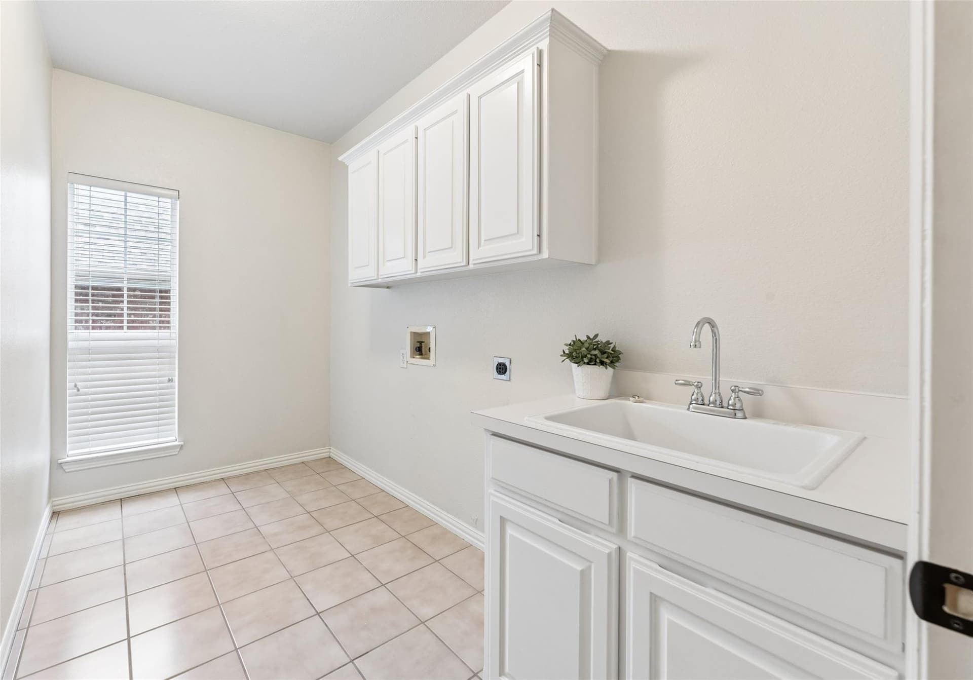 2101 Fleming DriveV20.jpeg