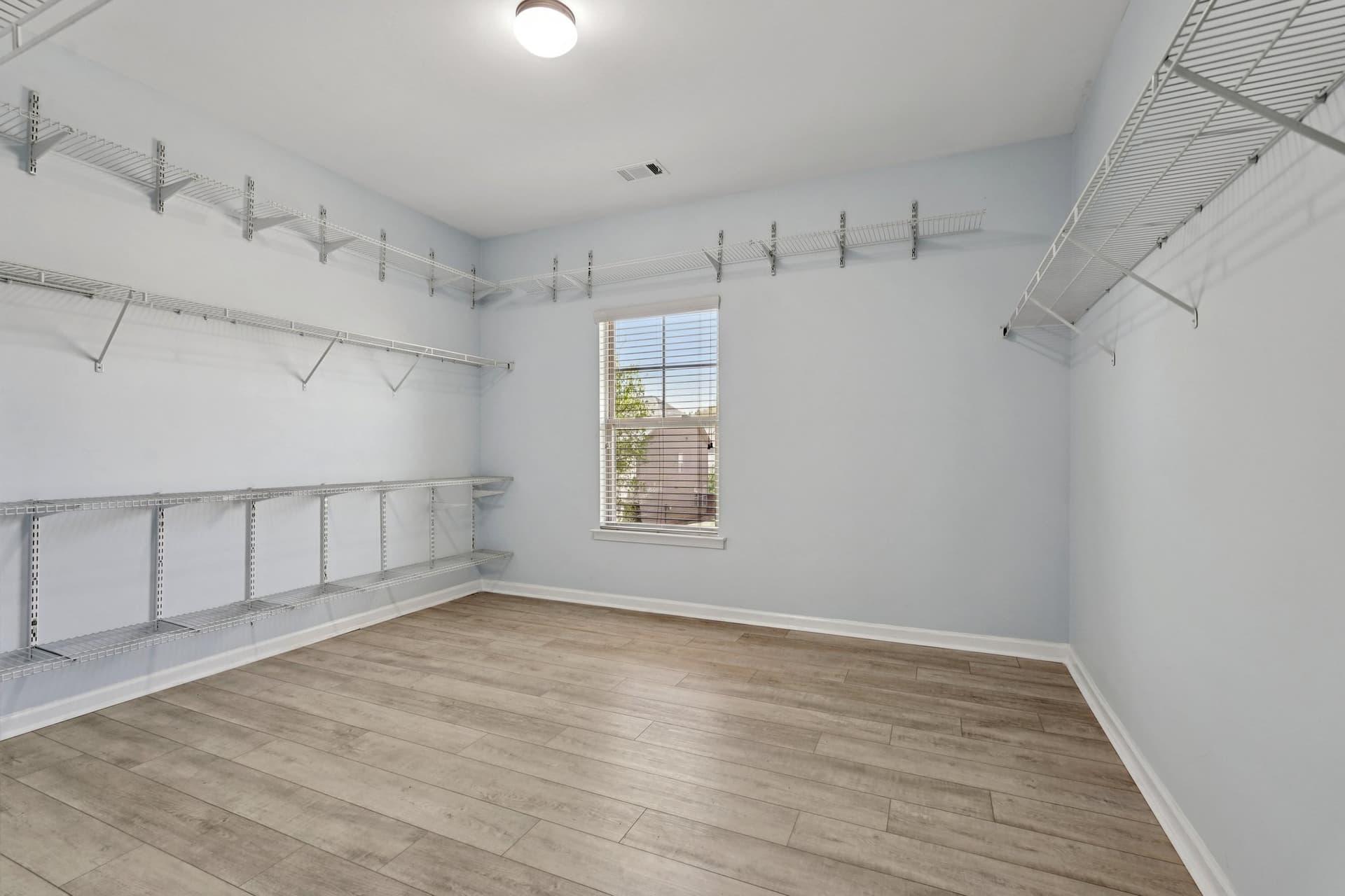 44-web-or-mls-Breckinridge Ln-S2503-044.jpg