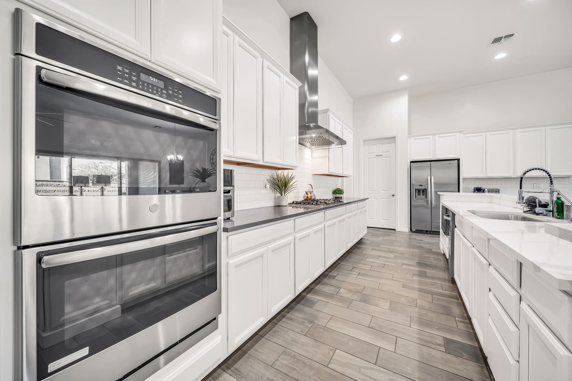 13851 Blossom way-17.jpg