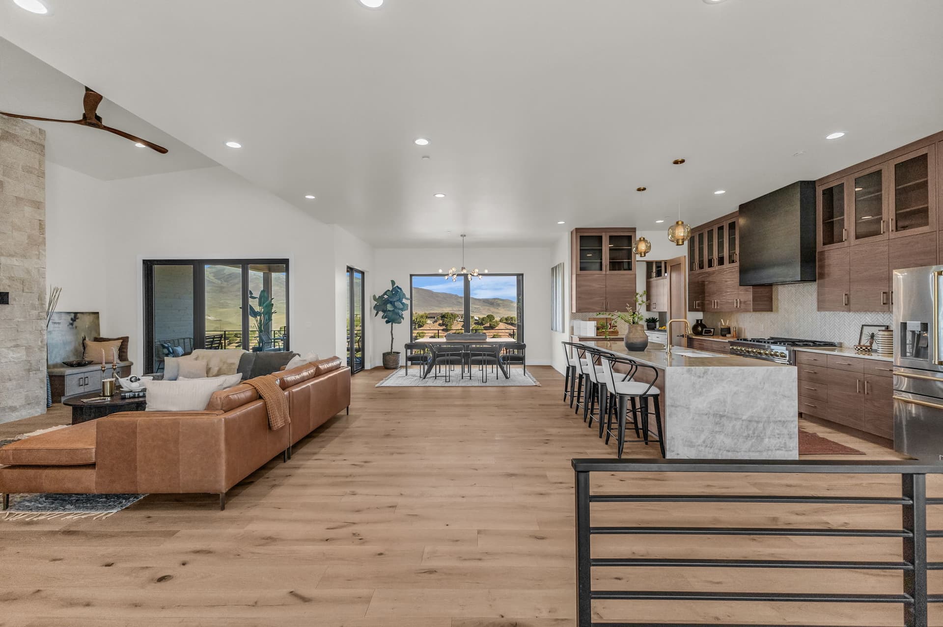 36-web-or-mls-1092-trailridge-dr.jpg