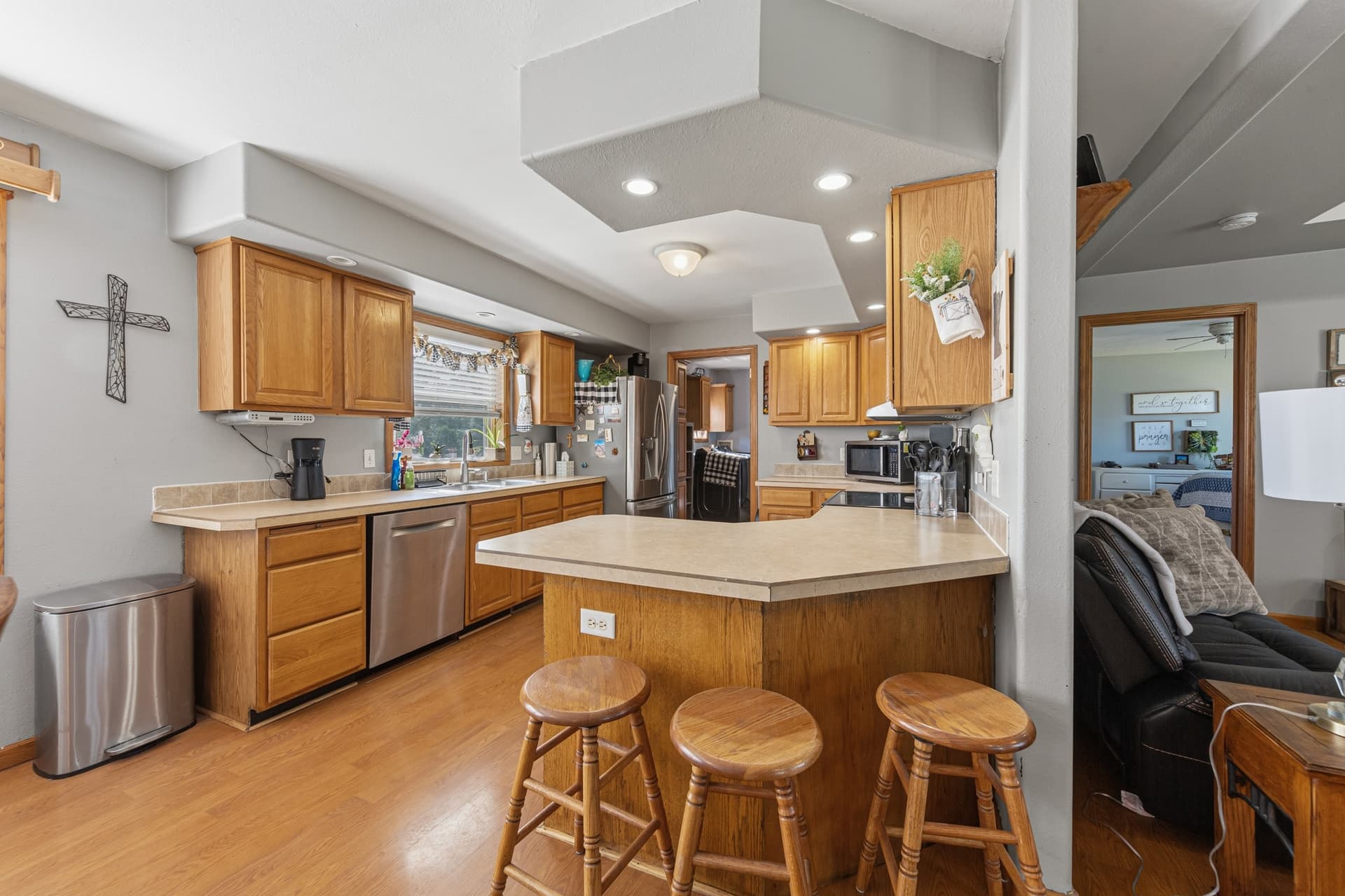 20 Kitchen.jpg