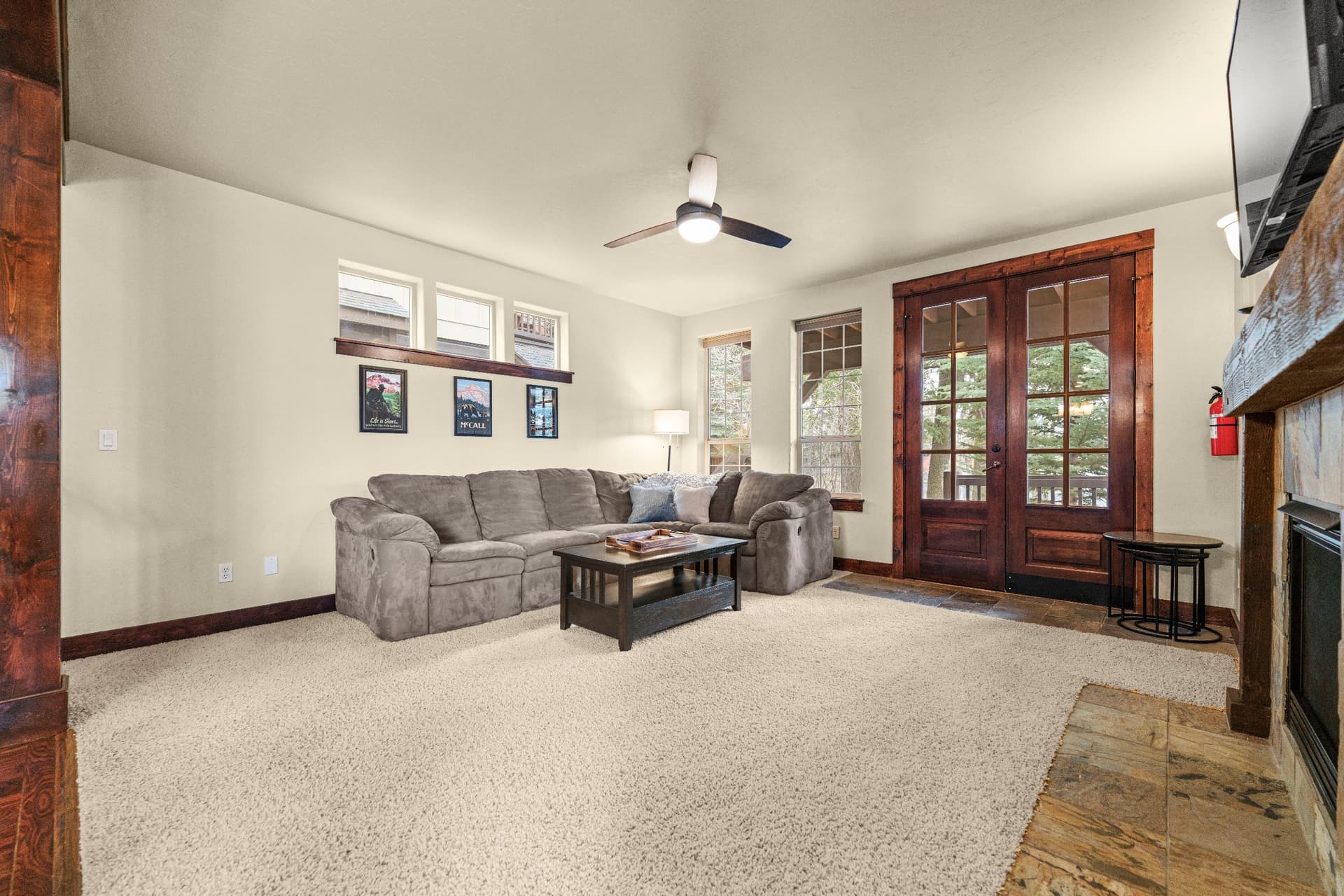 PQ family room.JPG
