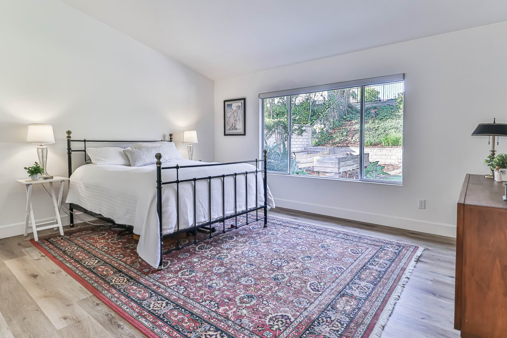 gMain Bedroom Suite1.jpg