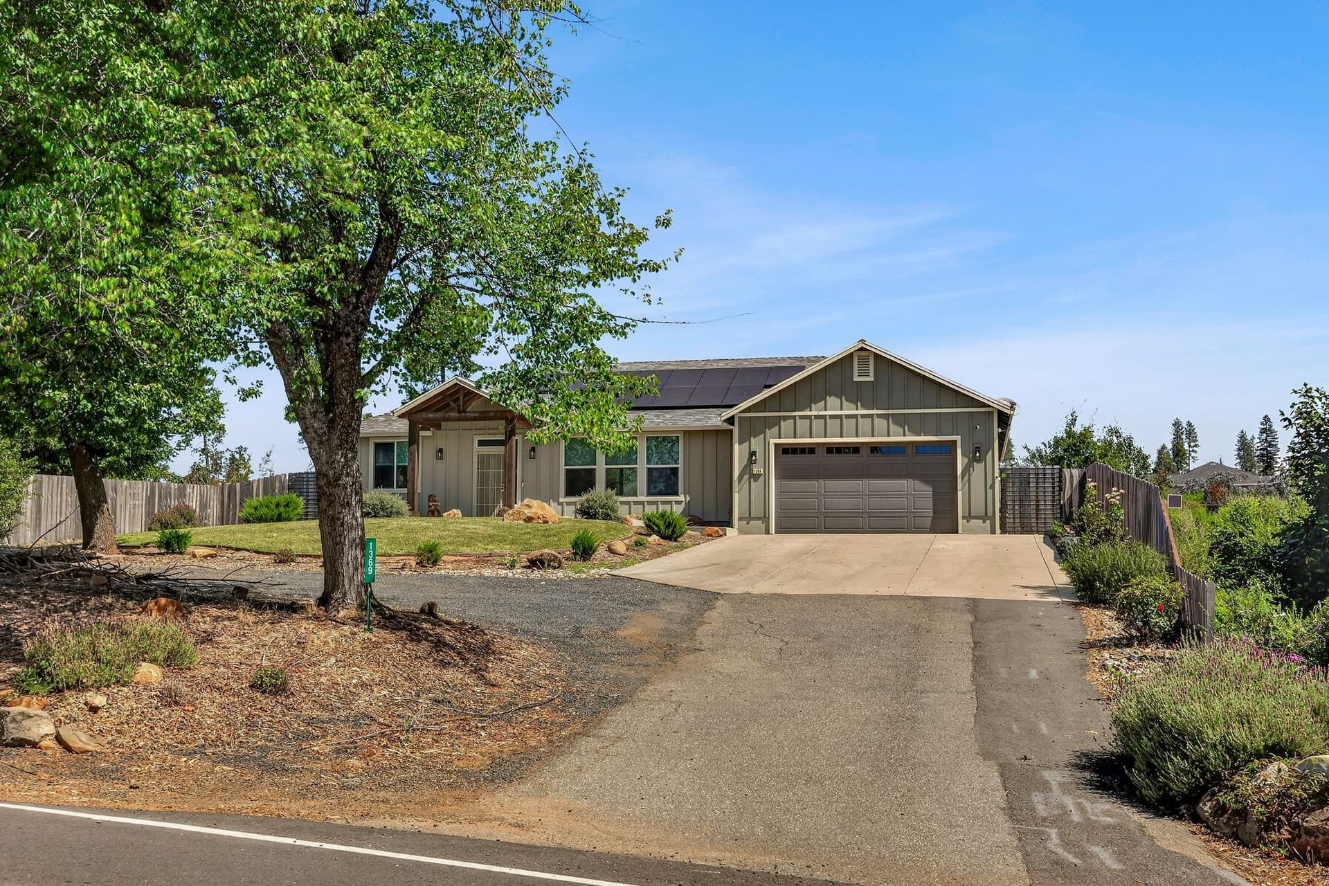 1369 Nunneley Rd - 003 (Photos).jpg