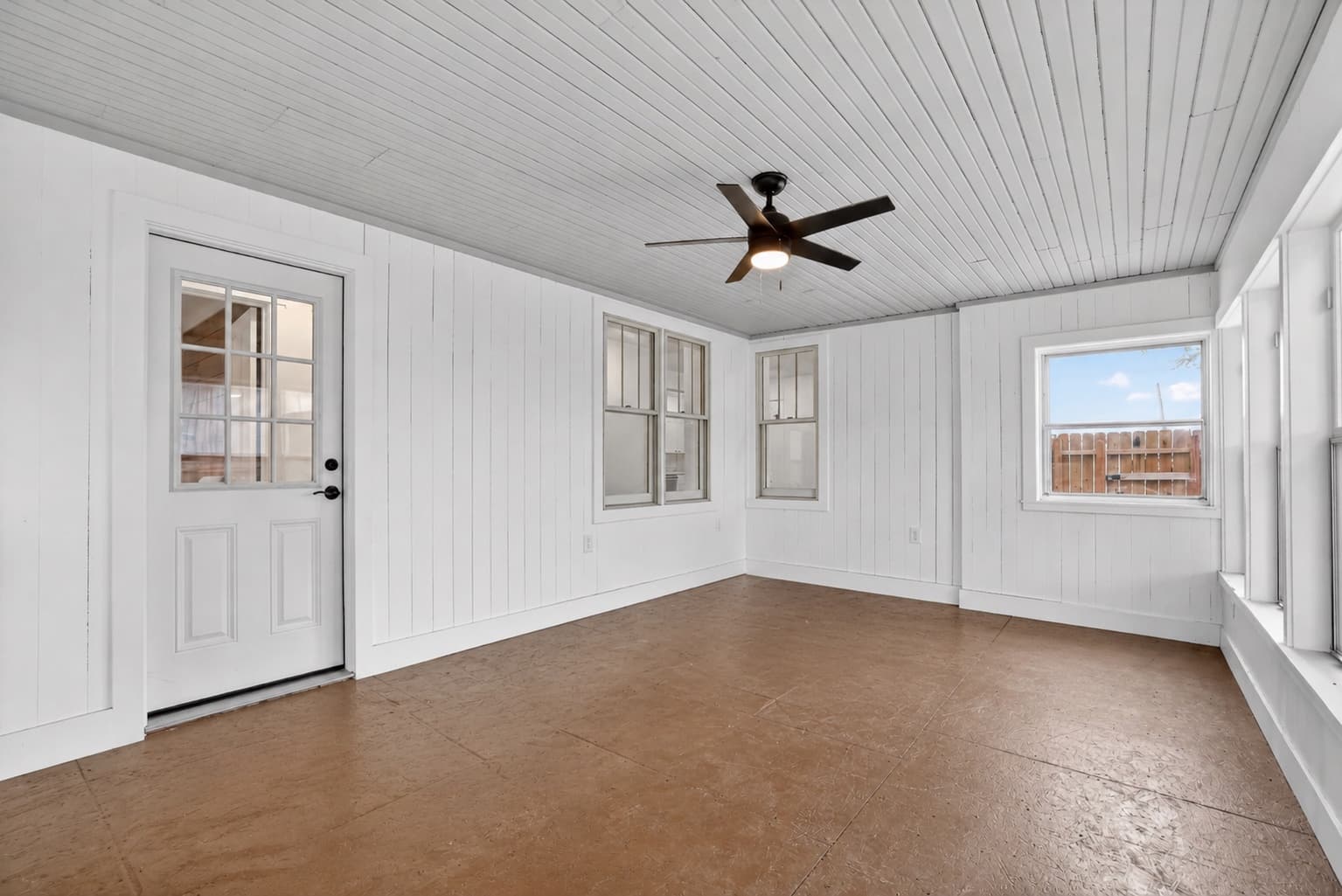 Porch 2.jpg