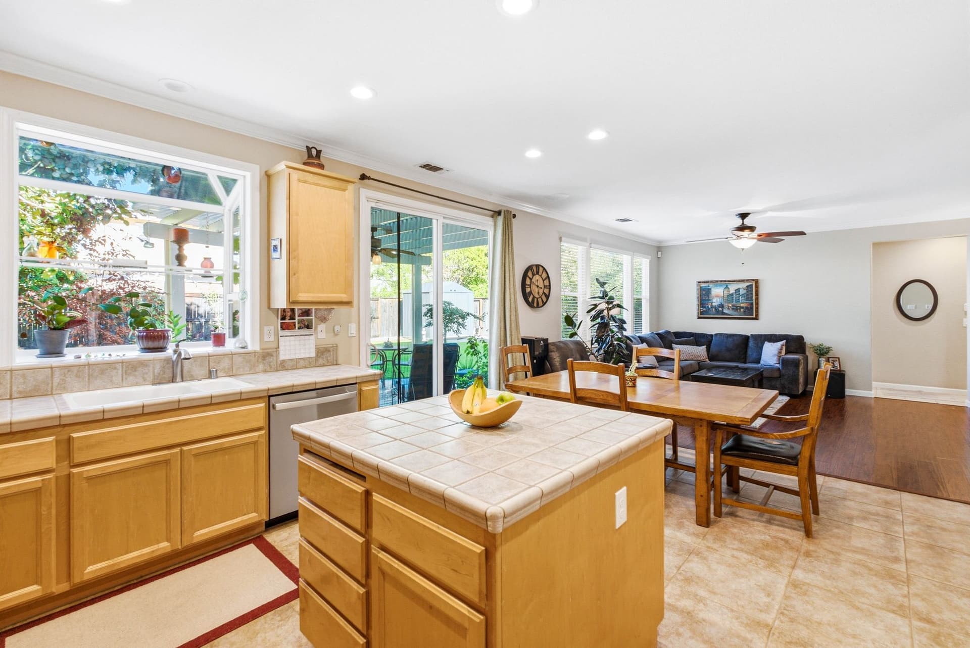 1213 Darling Way-12.jpg
