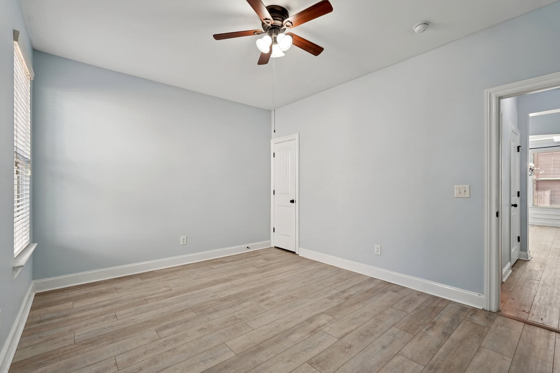 34-web-or-mls-Breckinridge Ln-S2503-034.jpg