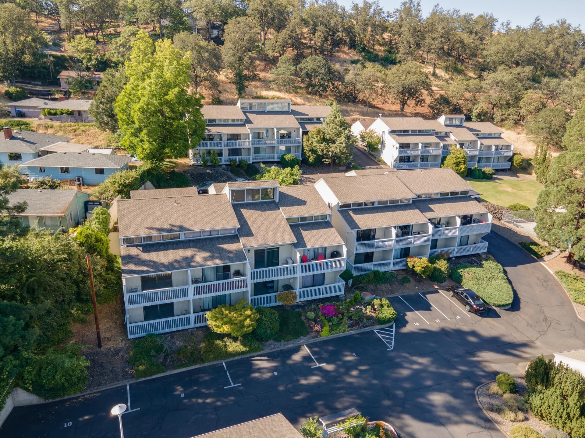11 NW Mountain View ext-4.jpg