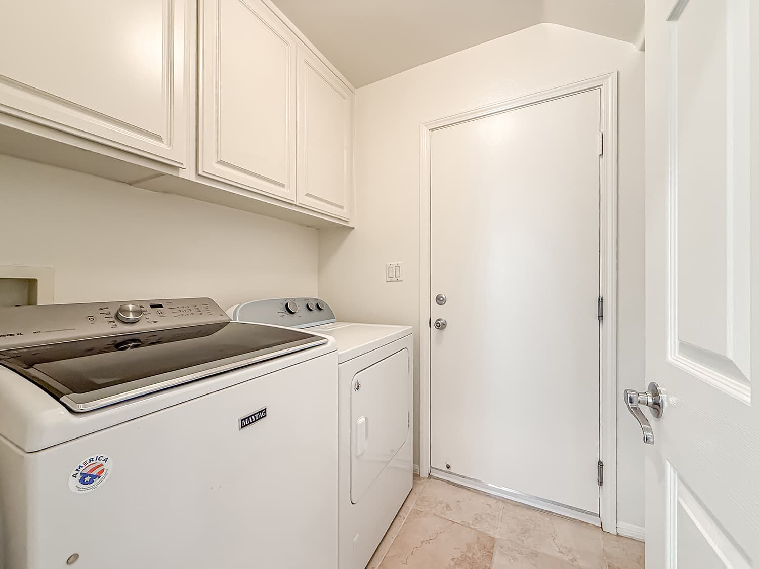 dGuest Bedroom1 Bath and Laundry5.jpg