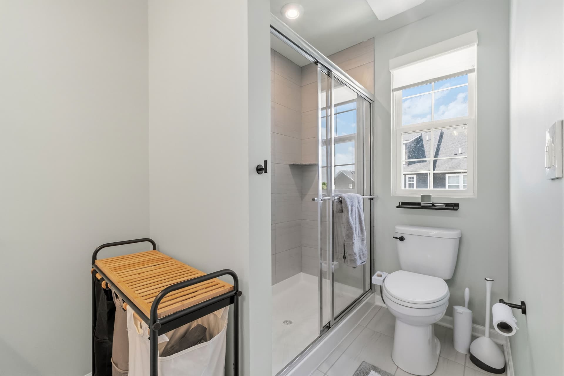 212 S Sydney 3rd Floor Master Bedroom #1 Bathroom 1.jpg