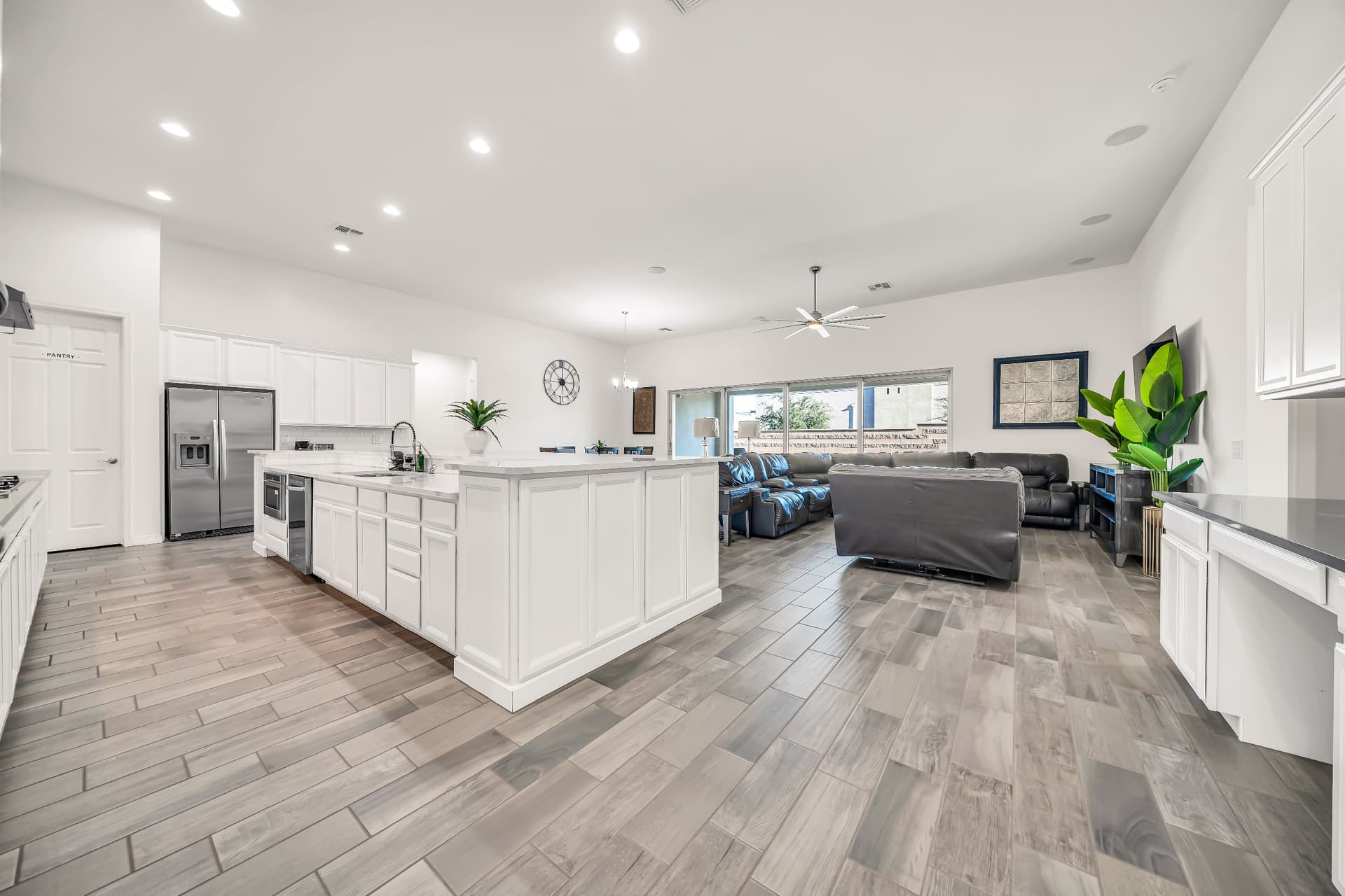 13851 Blossom way-12.jpg