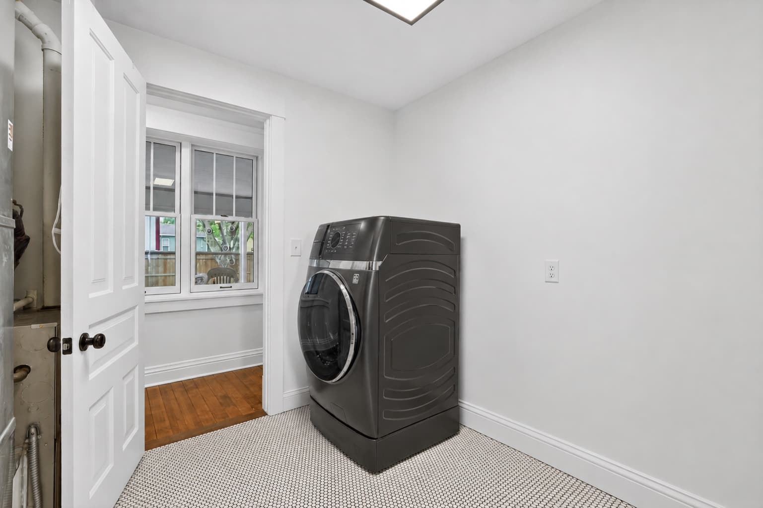 Laundry Room 2.jpg