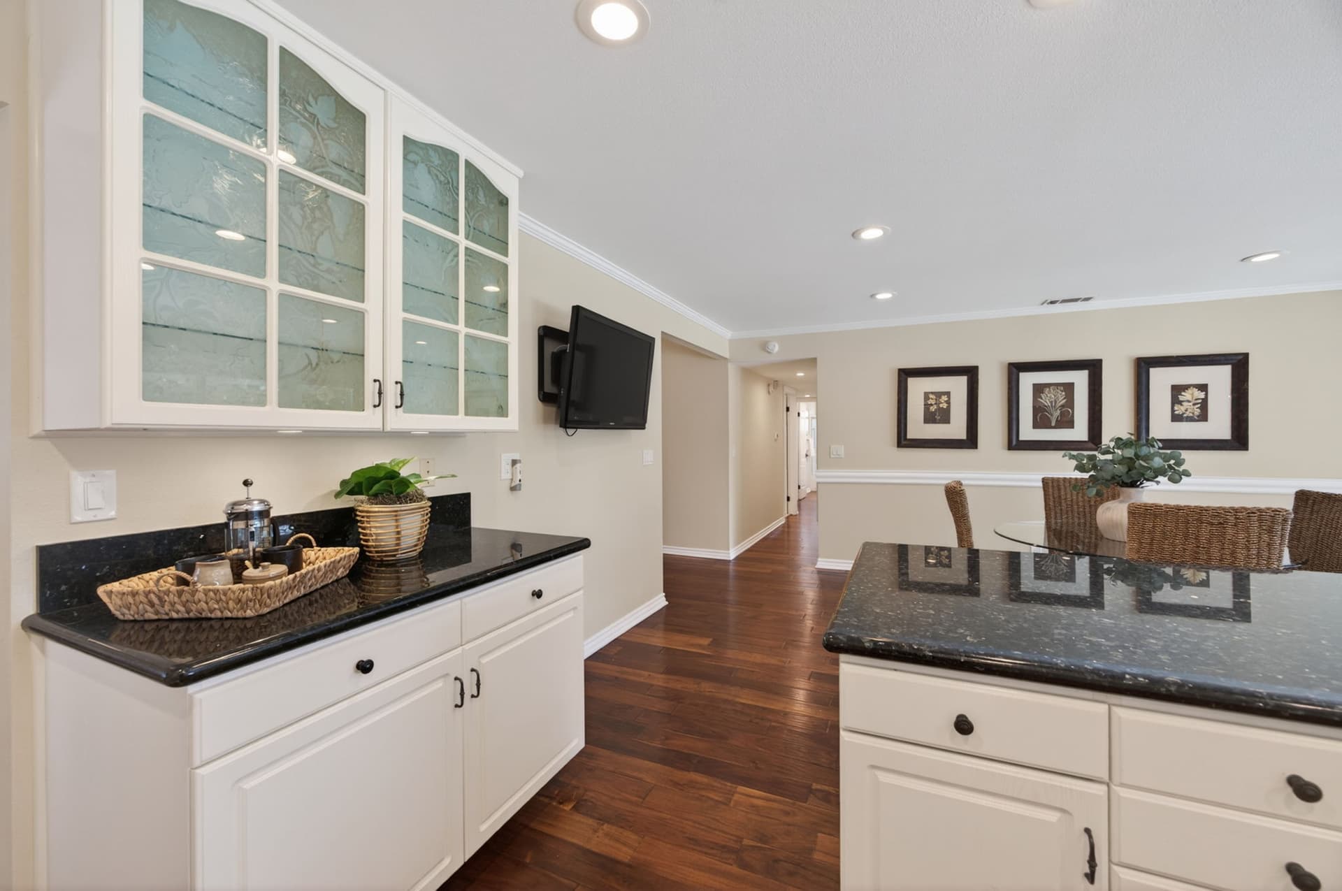 19-web-or-mls-Upmarket_Media-2247West064.jpg