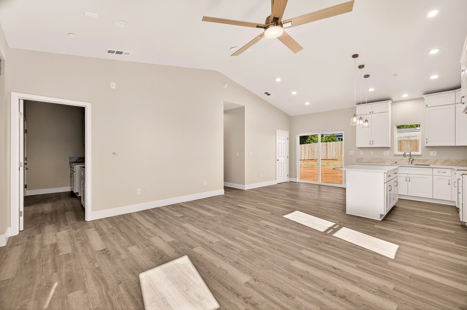 14197 Elmira Cir - 013(Photos).jpg