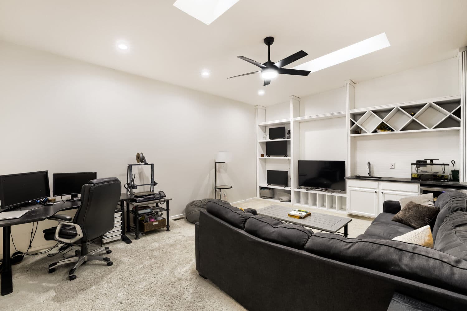 23551 Genesee Village Road H - Web Quality - 008 - 08 Family Room.jpg