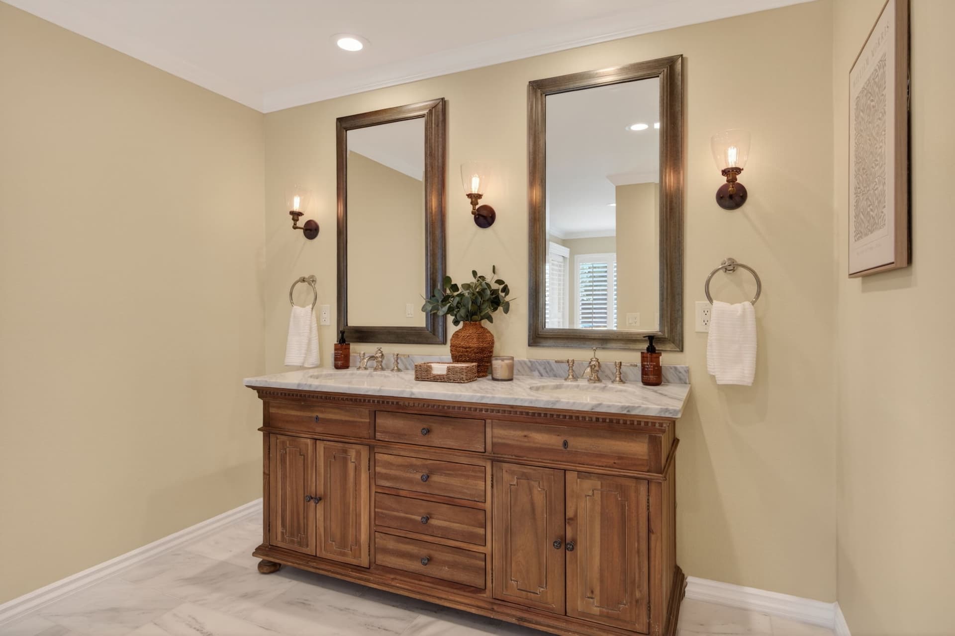38-web-or-mls-Upmarket_Media-2247West112.jpg