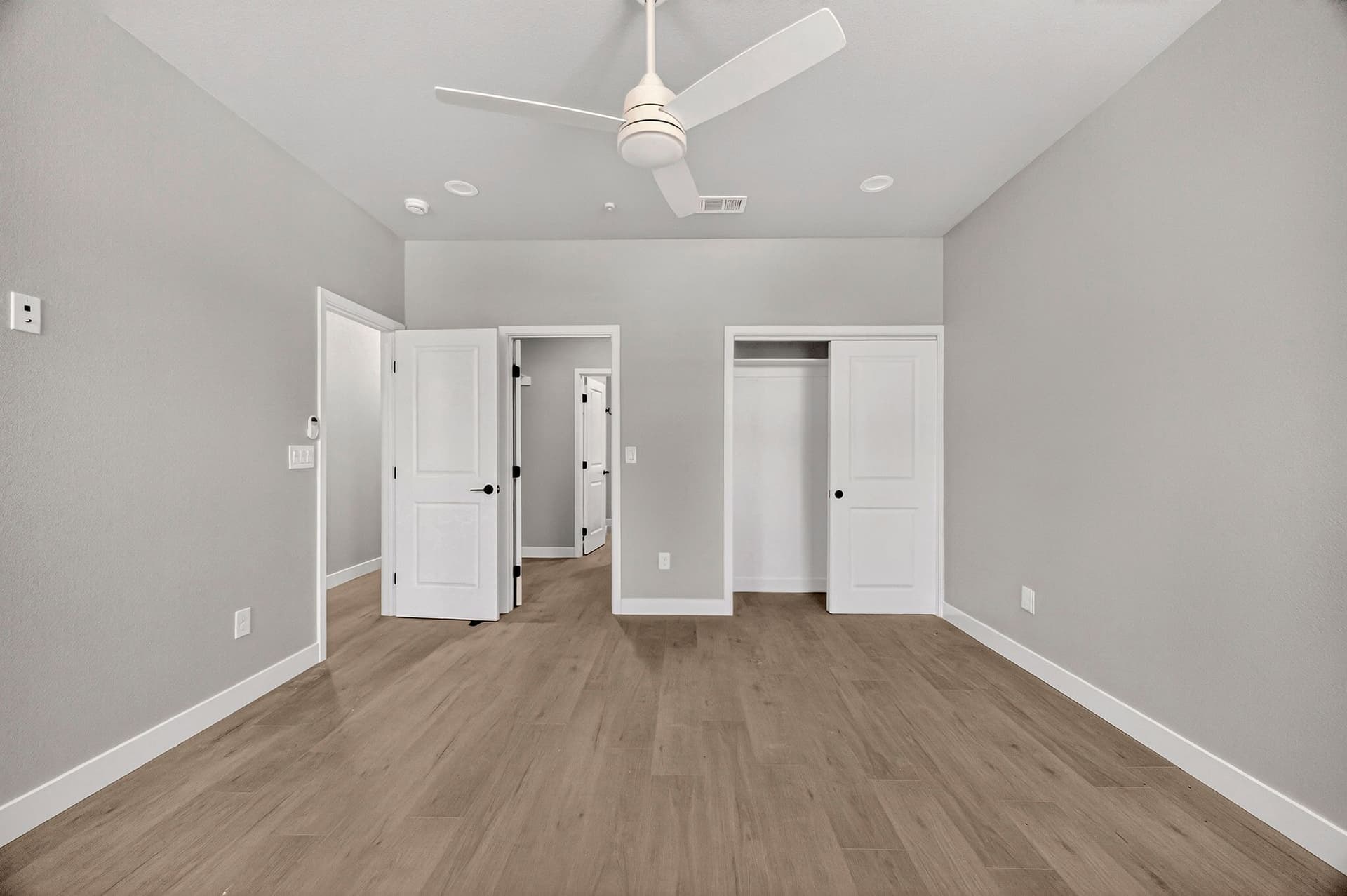 14205 Norwich Cir - 020 (Photos).jpg