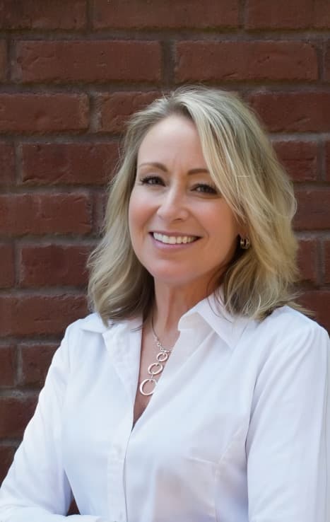 Alice Mathews headshot
