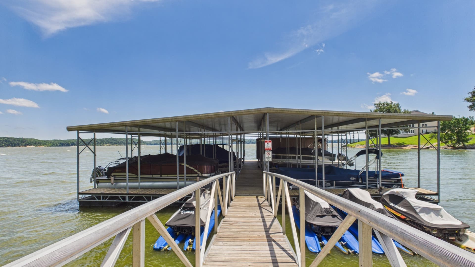 040_Slip In Covered Dock $35,000.jpg