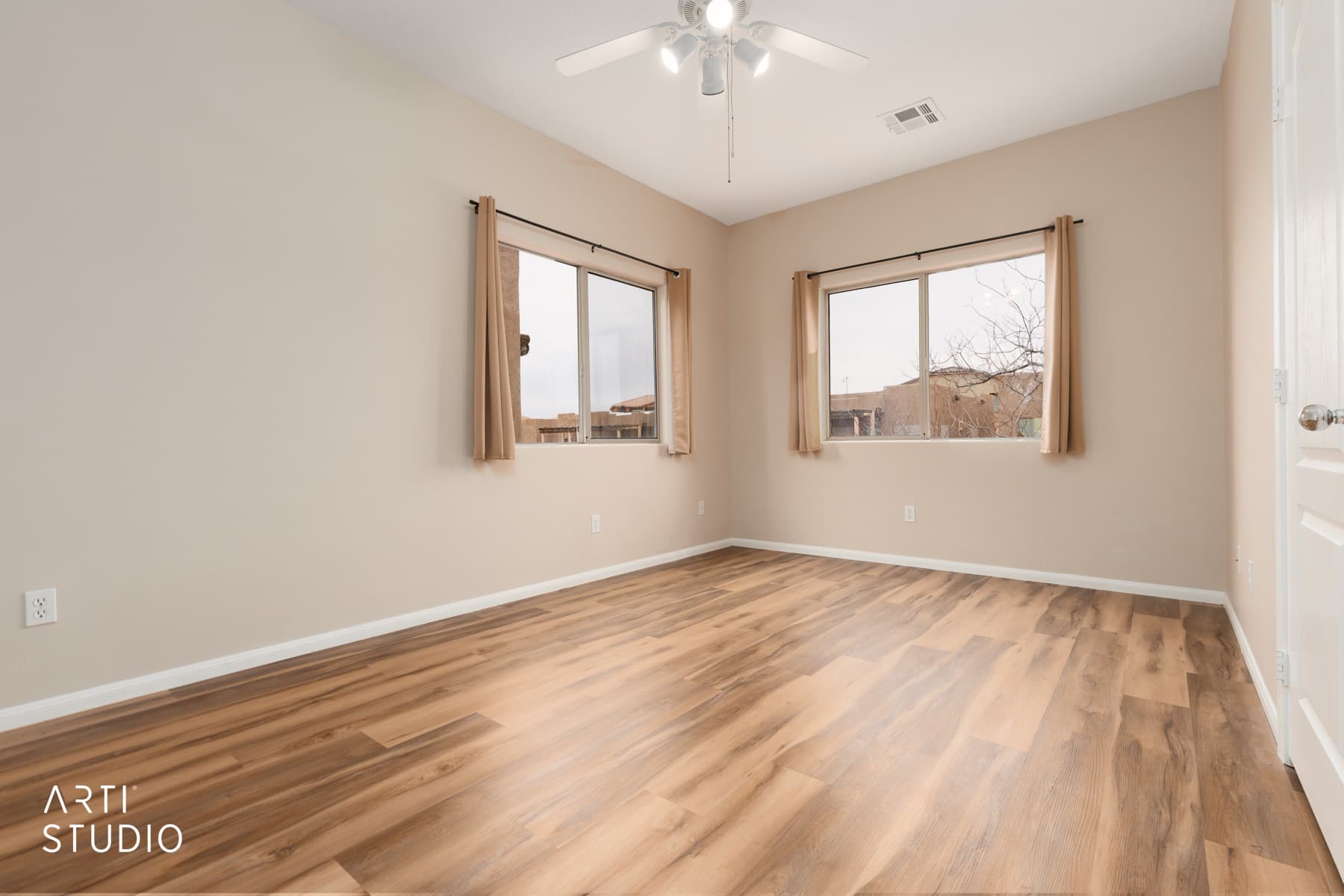 Bedroom 1.jpg