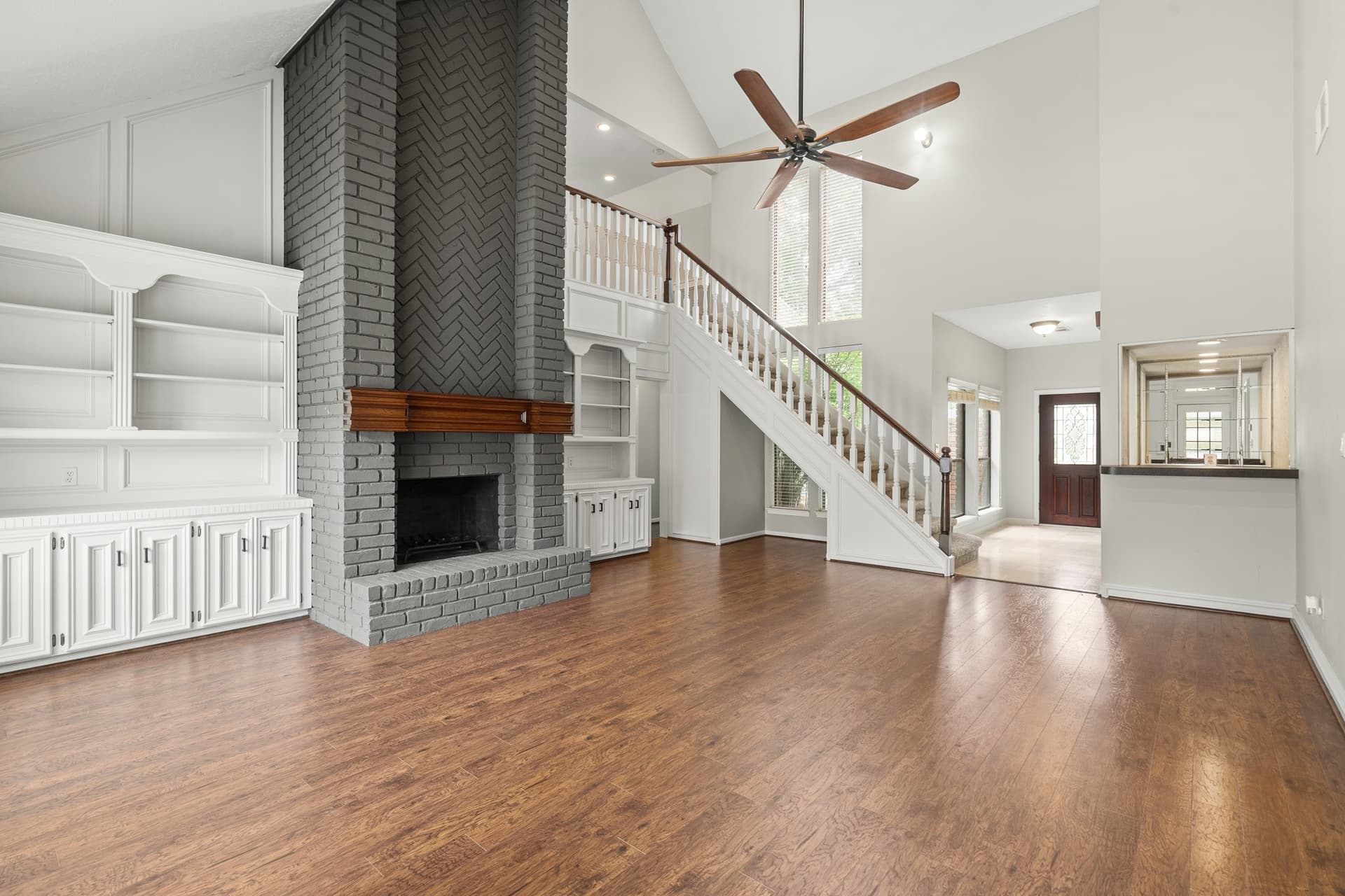 Living Room 2.jpg
