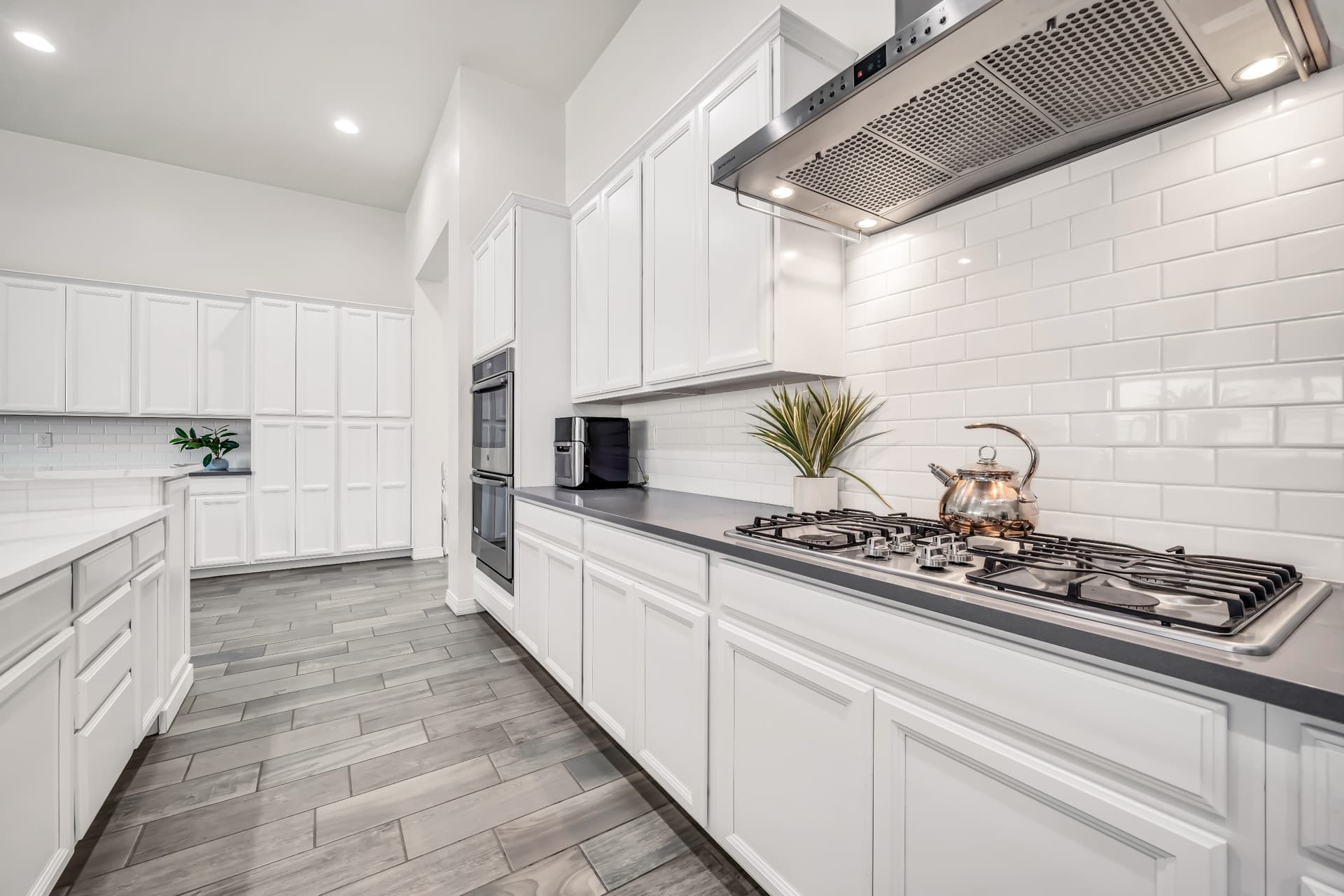 13851 Blossom way-18.jpg