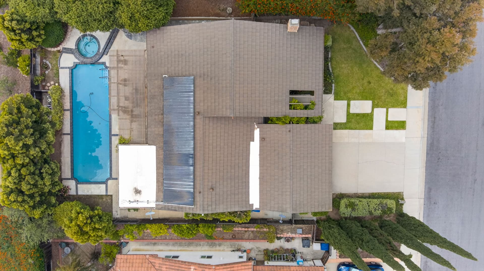 55-web-or-mls-Upmarket_Media-2247West-aer010.jpg