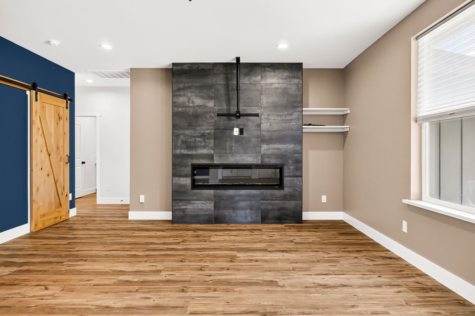1369 Nunneley Rd - 014 (Photos).jpg