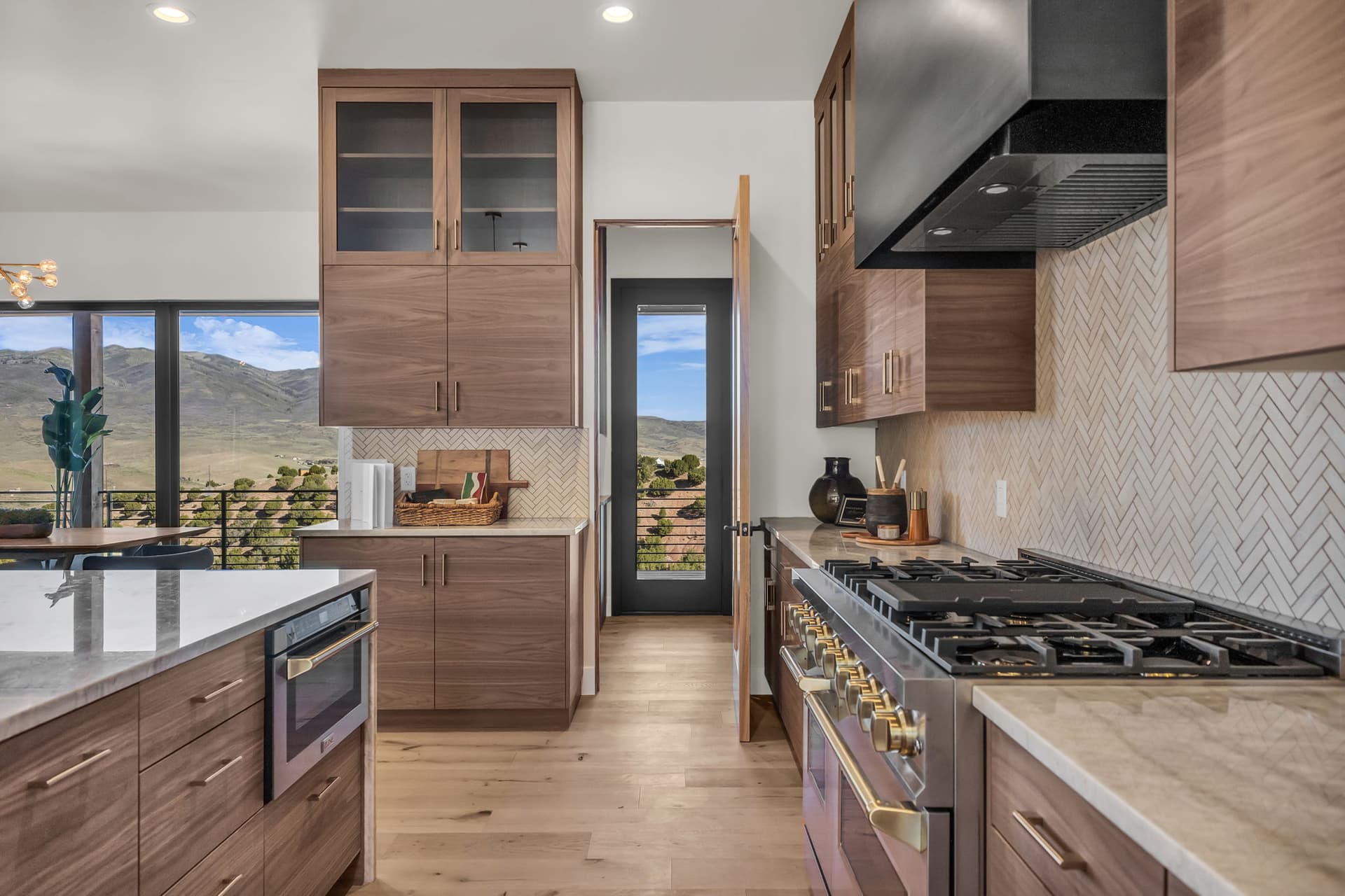 44-web-or-mls-1092-trailridge-dr.jpg