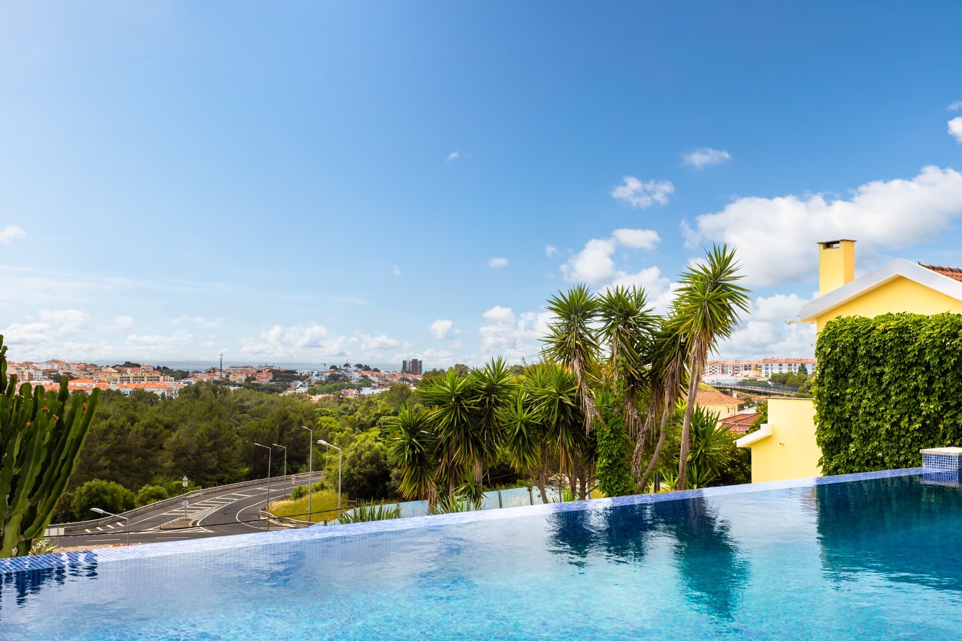 Apartamento-cascais-t2-luxo-piscina-infinita-6.jpg