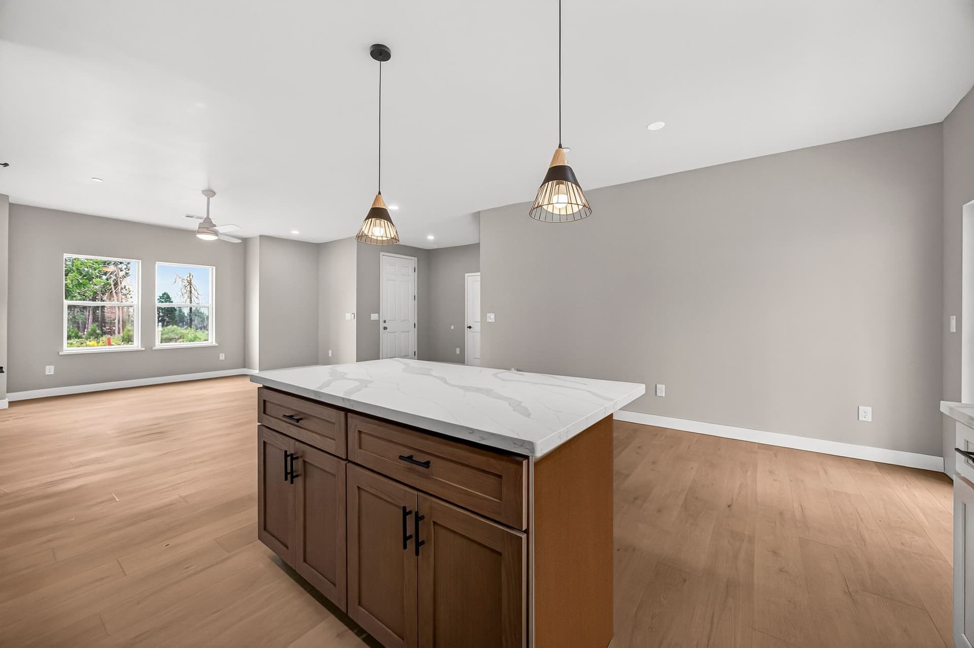 14259 Sherwood Cir - 020(Photos).jpg