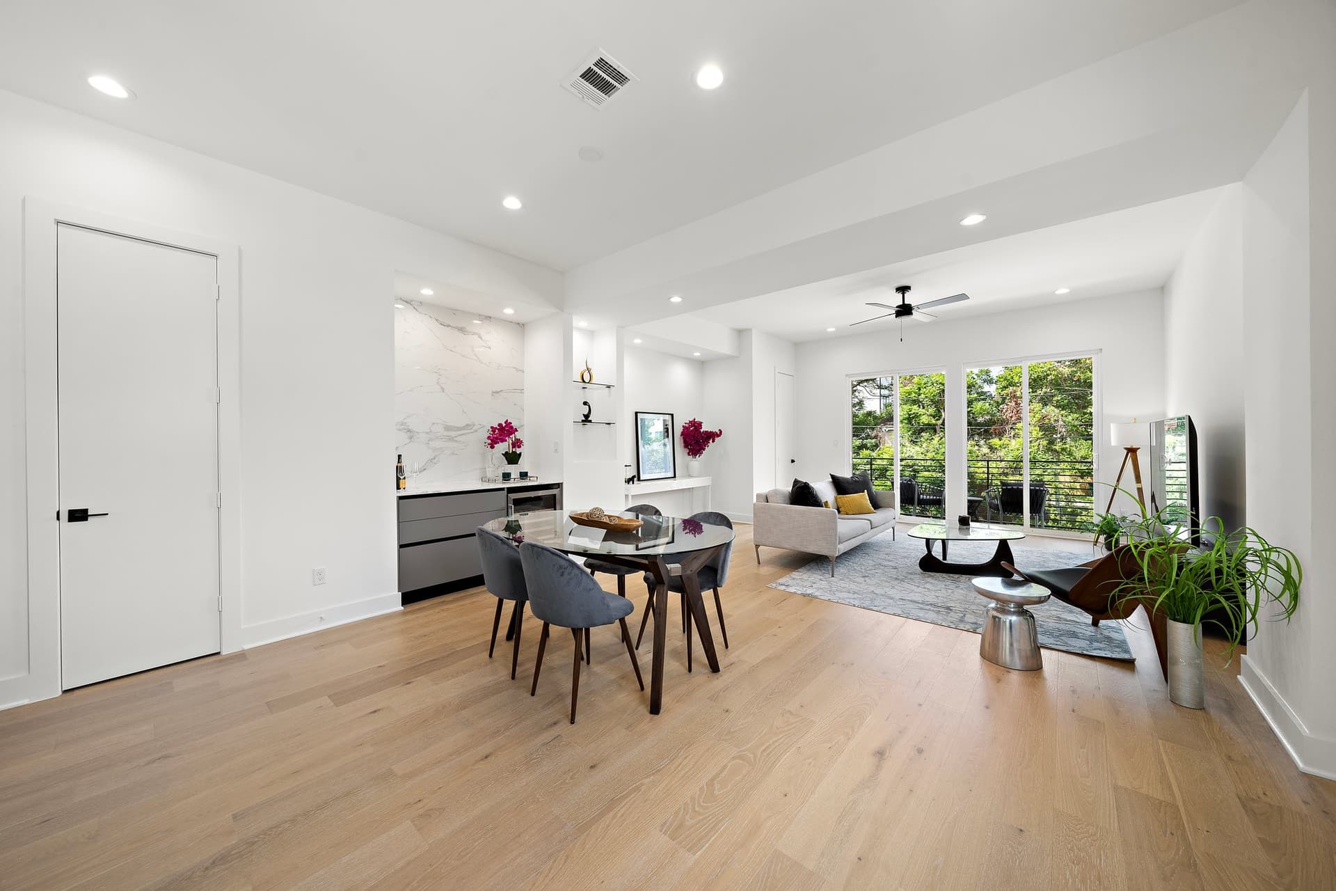 16-web-or-mls-4211 Crawford St HDR - 234.jpg
