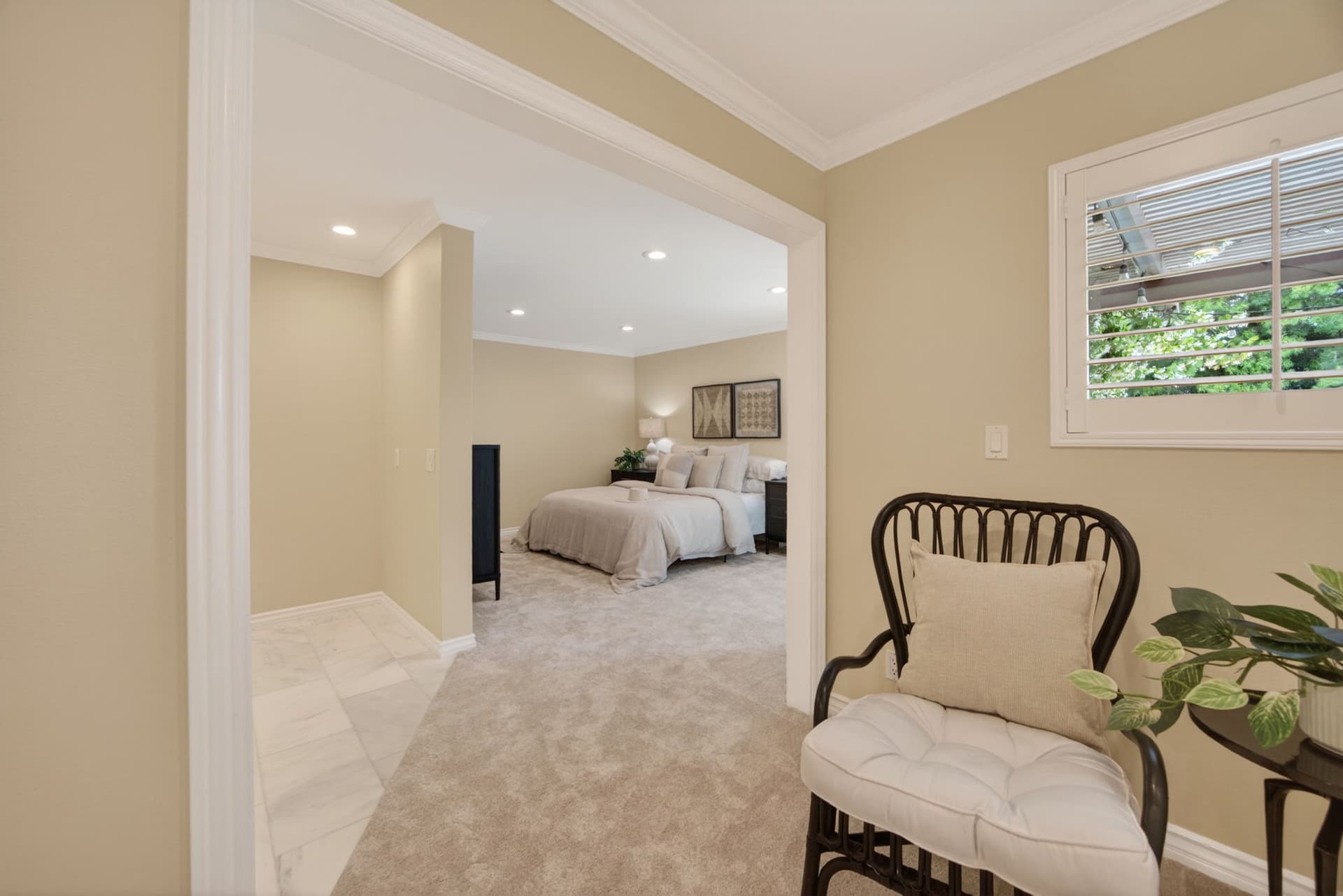 32-web-or-mls-Upmarket_Media-2247West094.jpg