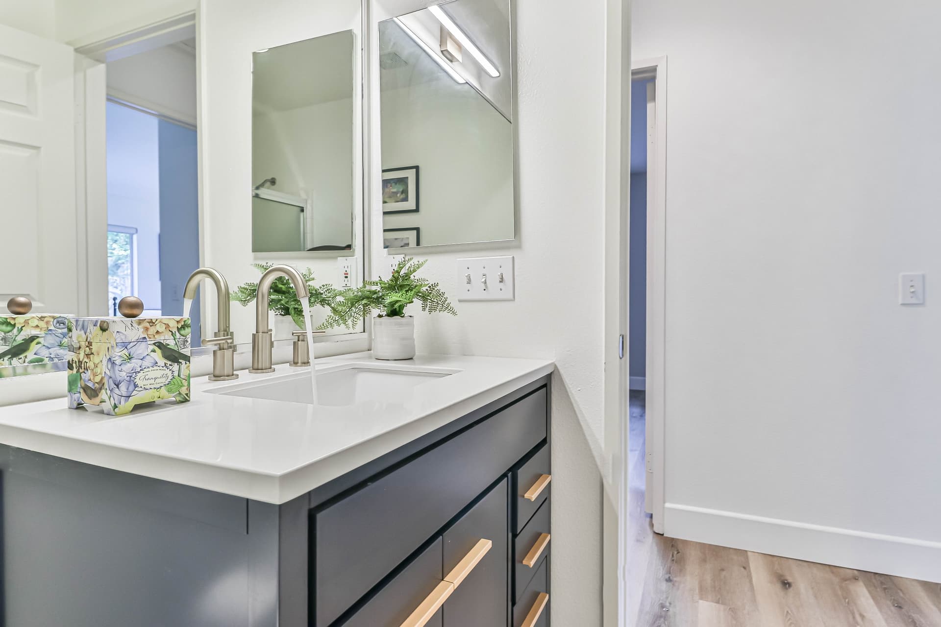 fGuest Bath2.jpg