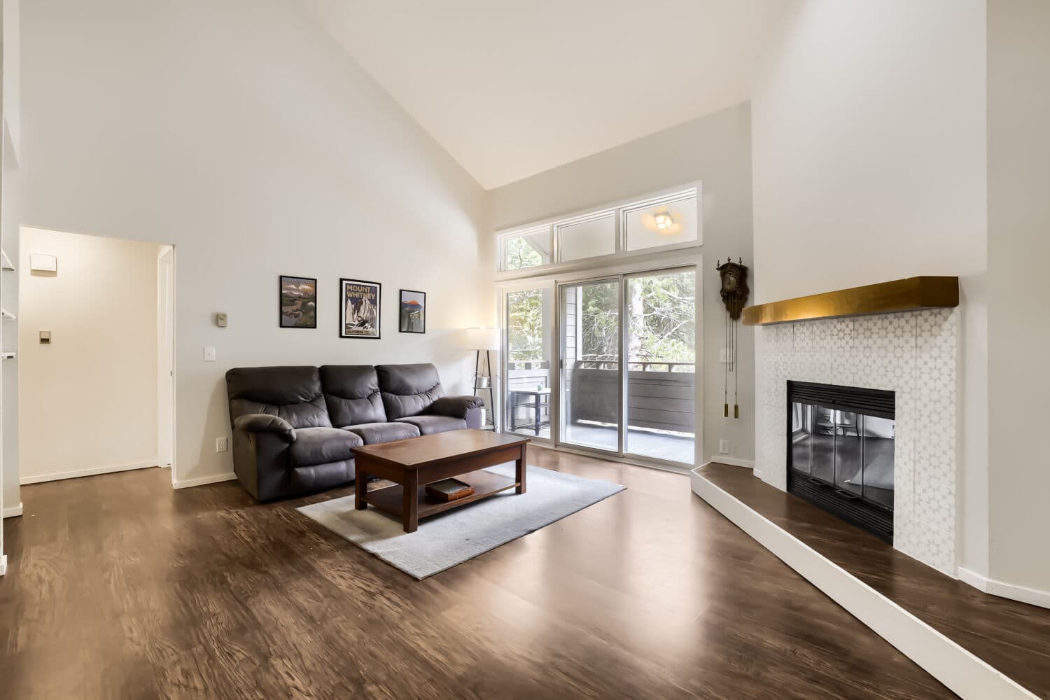 23551 Genesee Village Road H - Web Quality - 003 - 03 Living Room.jpg