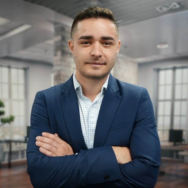 Michael Dolunt headshot
