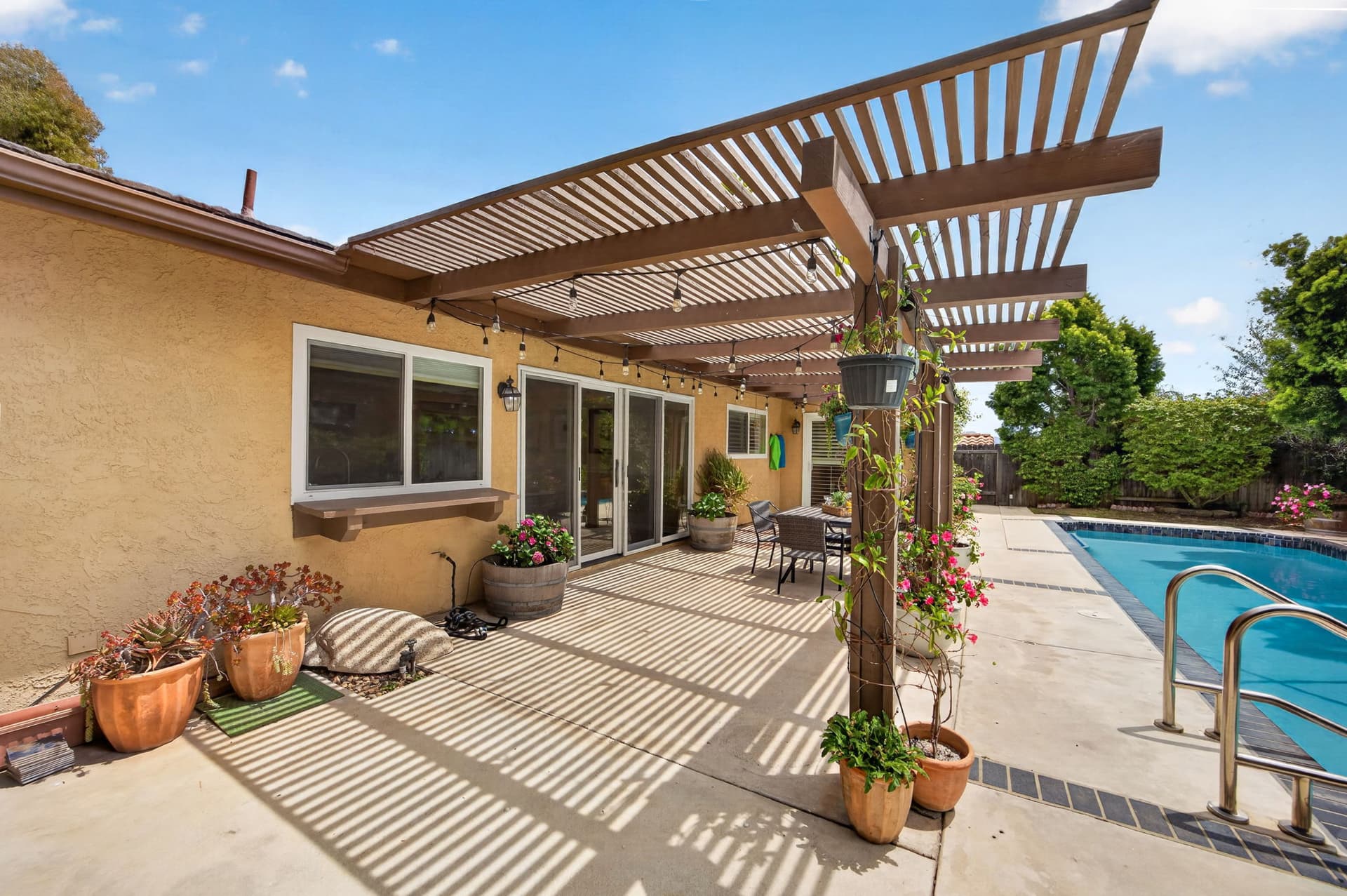 44-web-or-mls-Upmarket_Media-2247West130.jpg